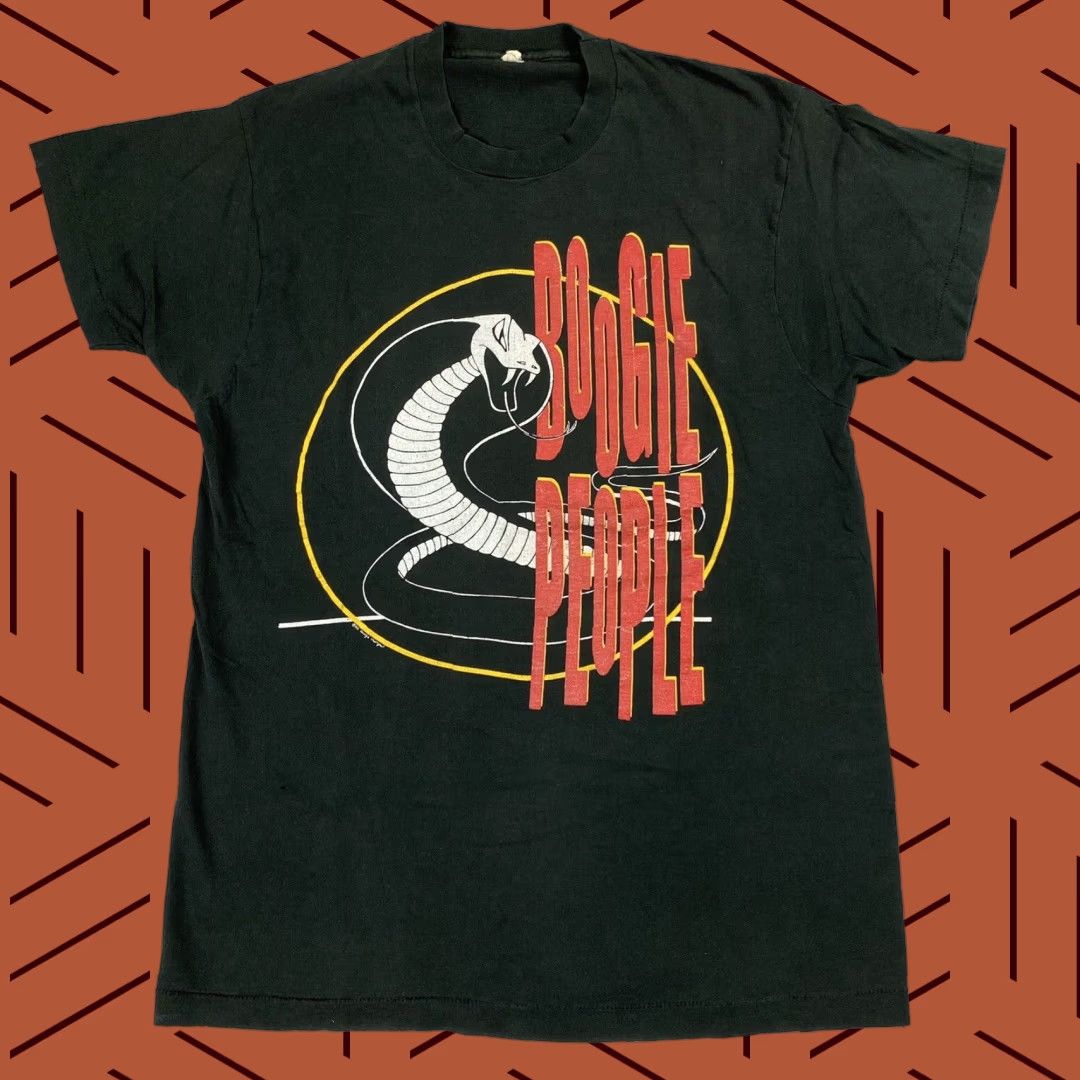 Vintage VINTAGE George Thorogood T-Shirt Shirt Unisex Adults L Black 1990s 90s Concert Graphic Snakes USA Screen Stars Size US L / EU 52-54 / 3 - 1 Thumbnail
