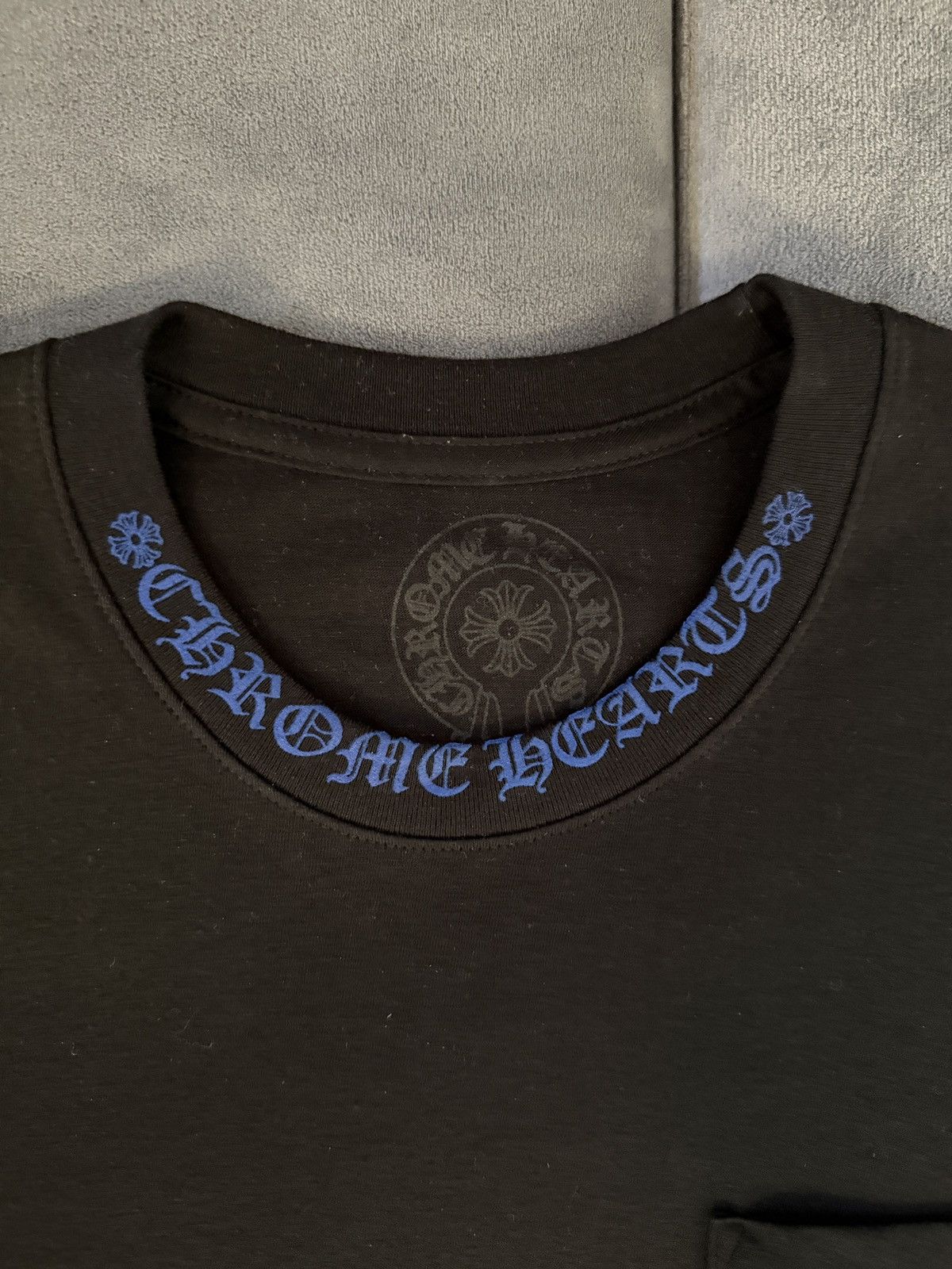 Chrome Hearts Chrome hearts blue neck logo tee size M preowned Size US M / EU 48-50 / 2 - 3 Thumbnail