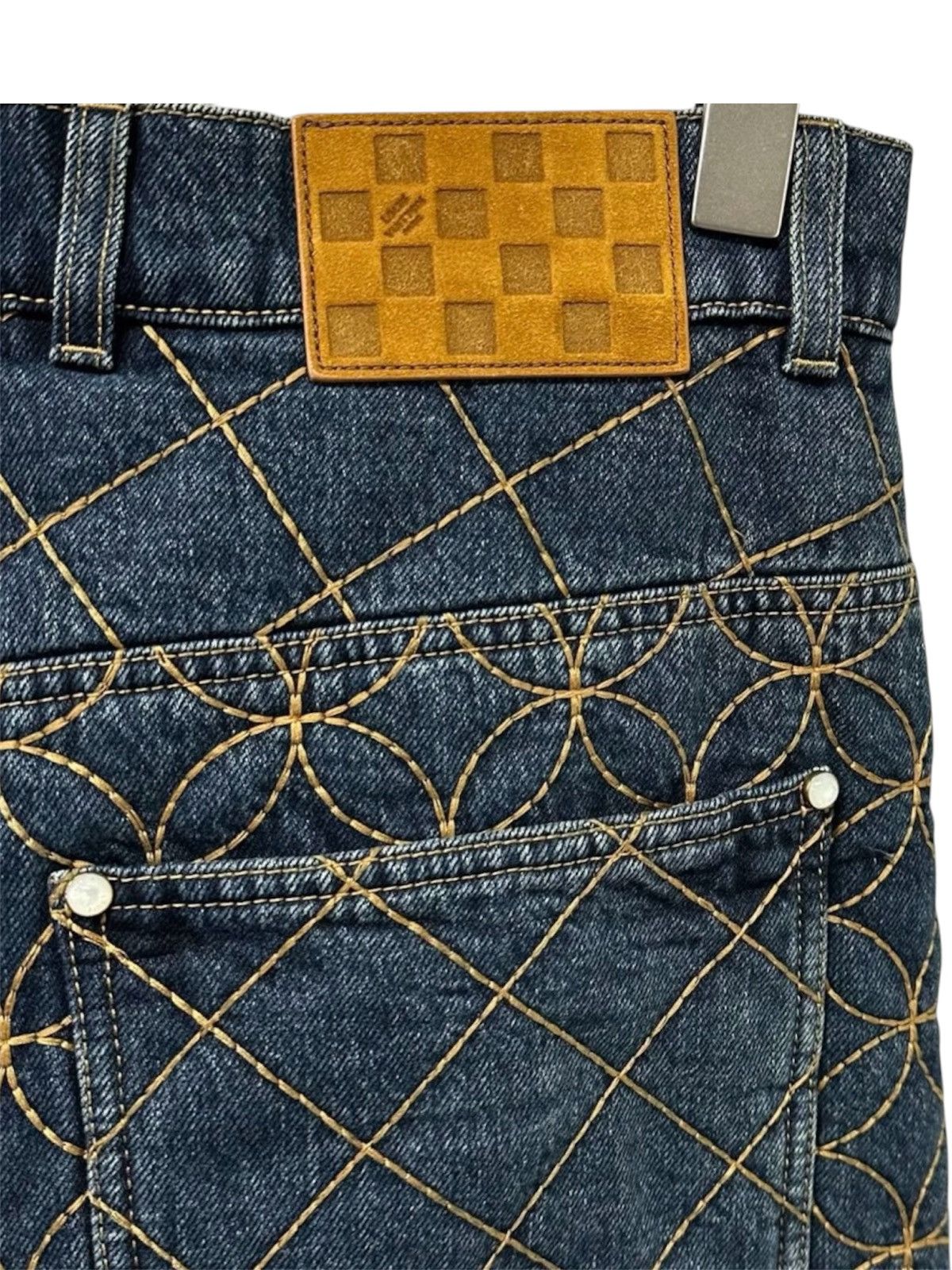 Louis Vuitton × Nigo Louis Vuitton x Nigo 32 Embroidered Workwear Denim Short Size US 32 / EU 48 - 5 Thumbnail