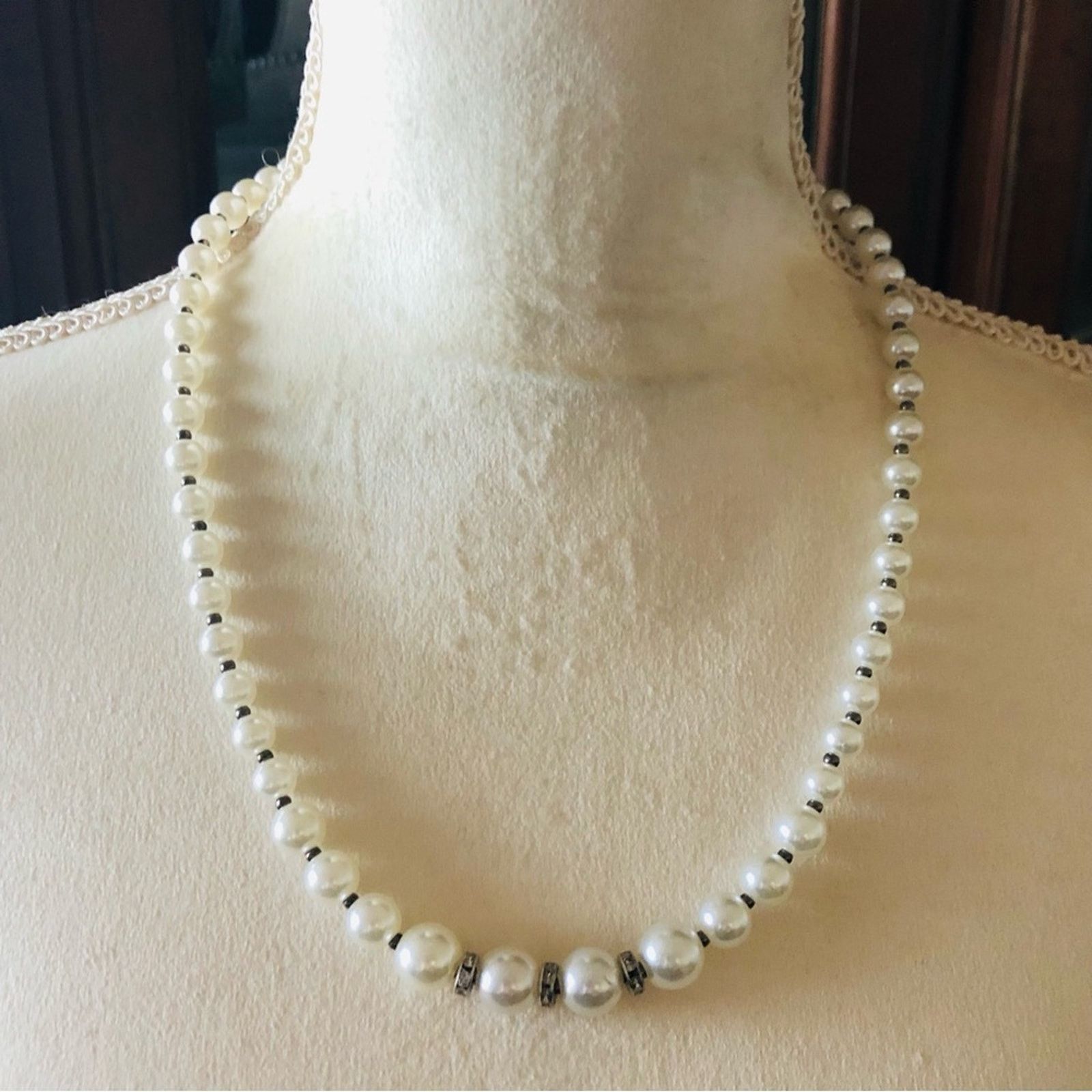 Handmade Handcrafted repurpose salvaged pearl bead necklace Size ONE SIZE - 2 Thumbnail