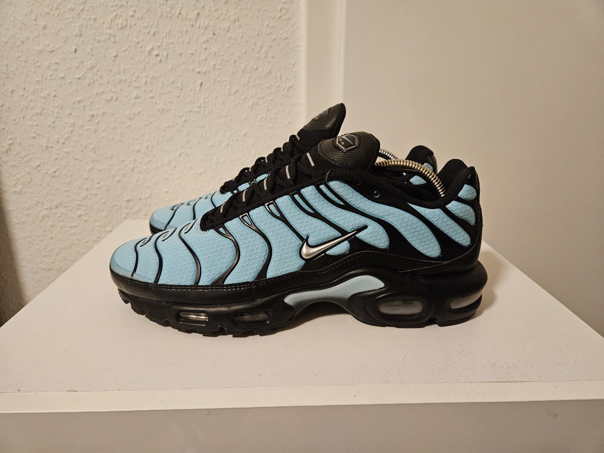 image of Nike Air Max Plus Tn Aqua Blue 44 Limited Edition Shoes in Aqua Blue/Black, Men's (Size 11)