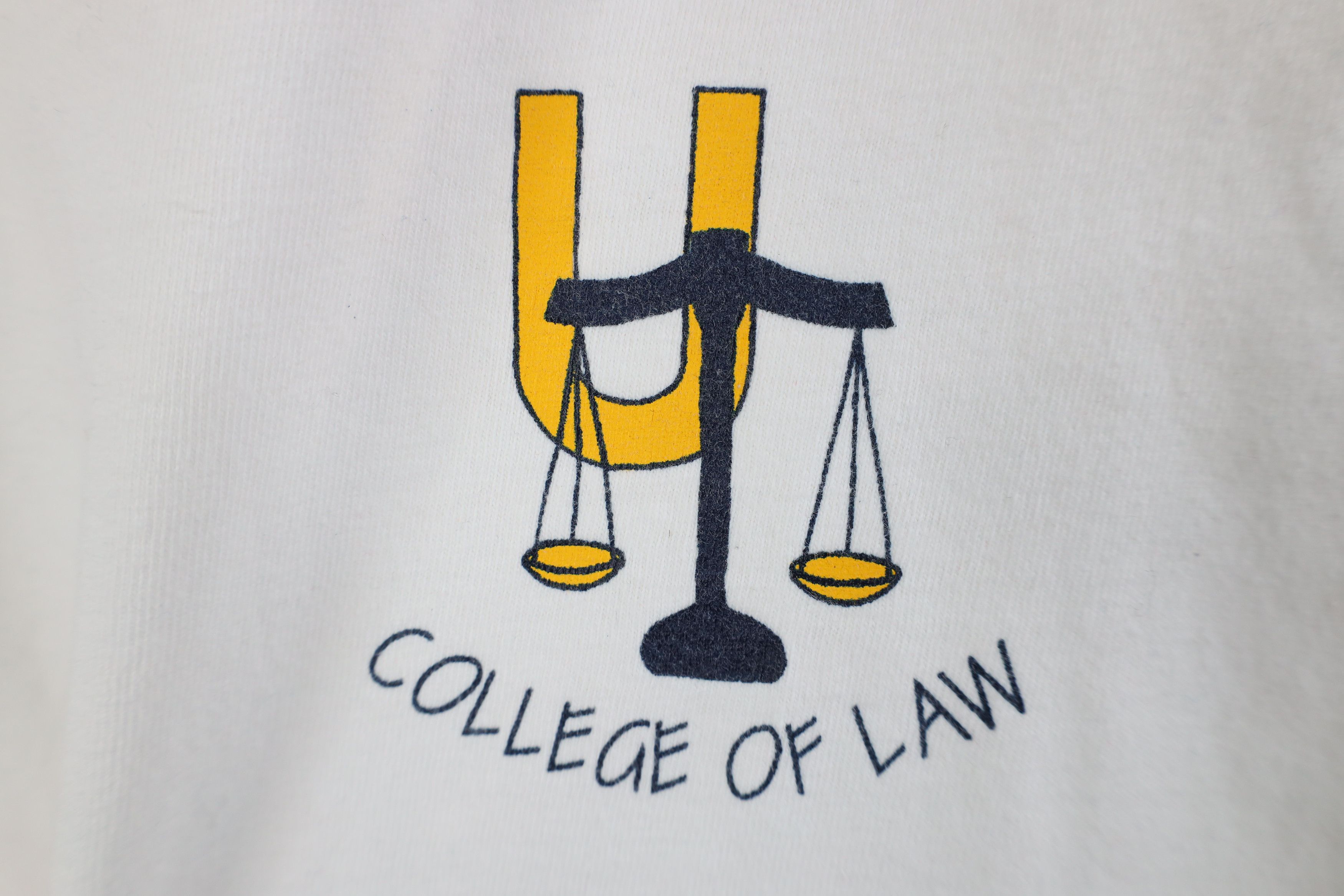 Vintage Vintage 90s University of Toledo College of Law T-Shirt USA Size US XL / EU 56 / 4 - 7 Thumbnail