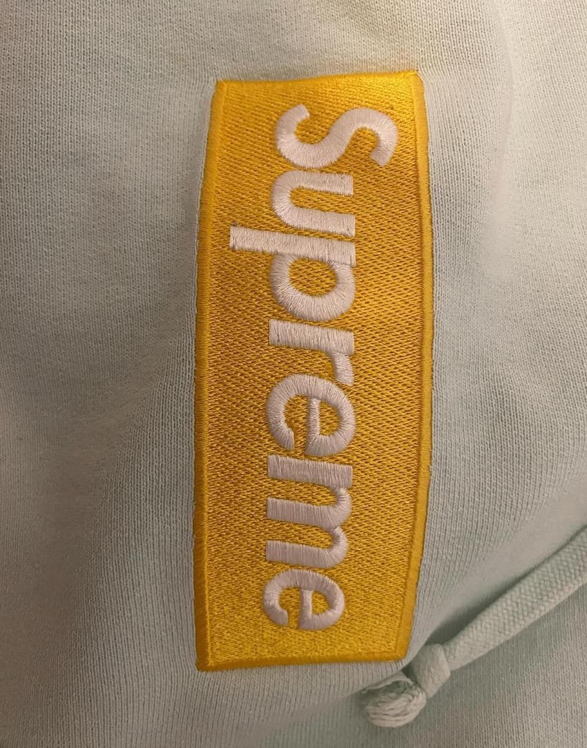 Supreme × Vintage Supreme ice blue box logo hoodie Size US M / EU 48-50 / 2 - 4 Thumbnail