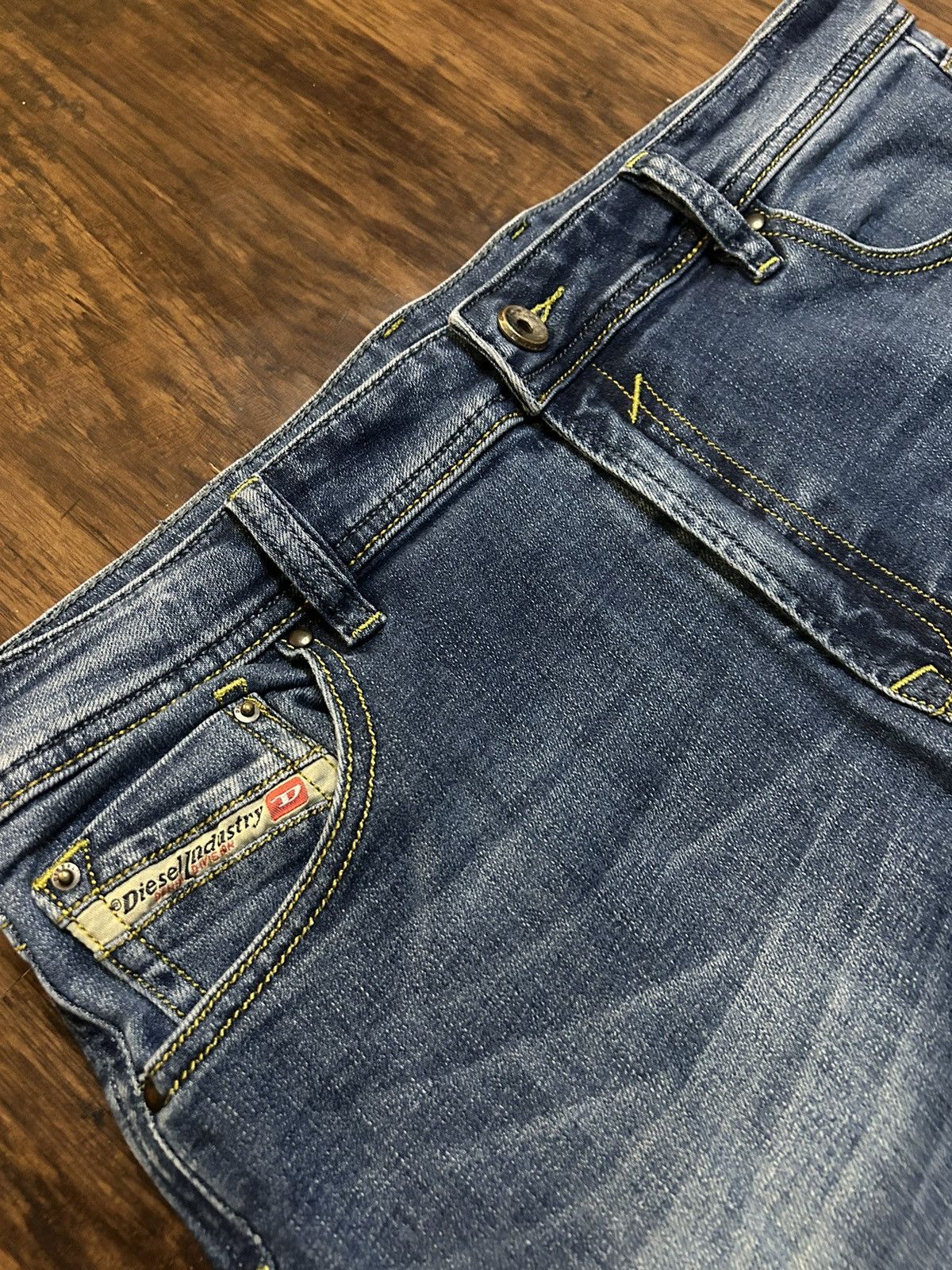 Diesel 2014 Diesel Wakyee J US Kids Medium Faded Wash Jeans Size US 31 - 3 Thumbnail