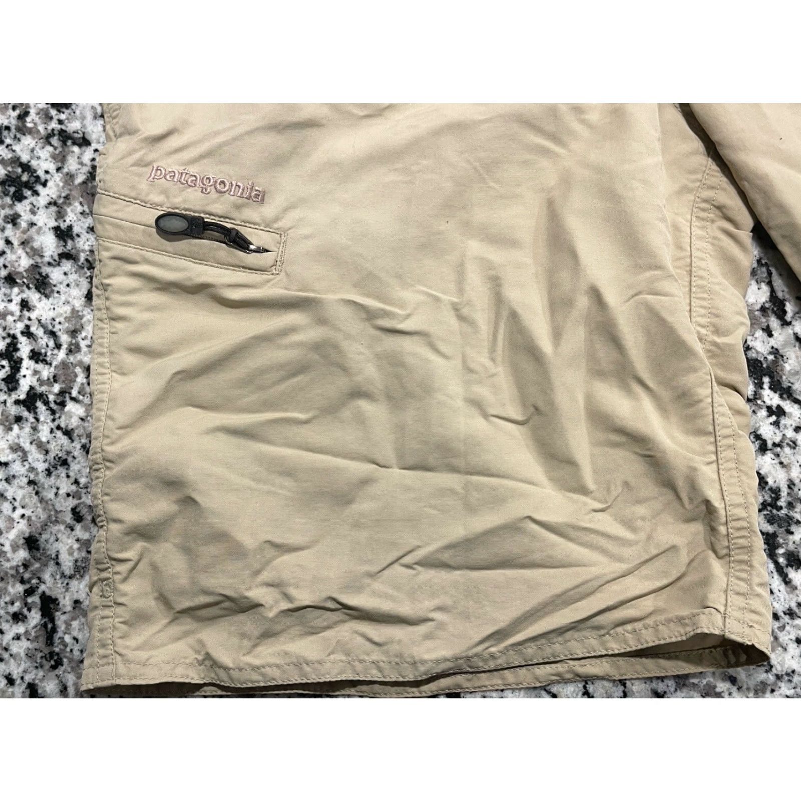Patagonia Patagonia Guidewater II Shorts Bermuda Nylon 9.5” Inseam M Men Tan Brown Fish Theme Size US 31 - 2 Thumbnail