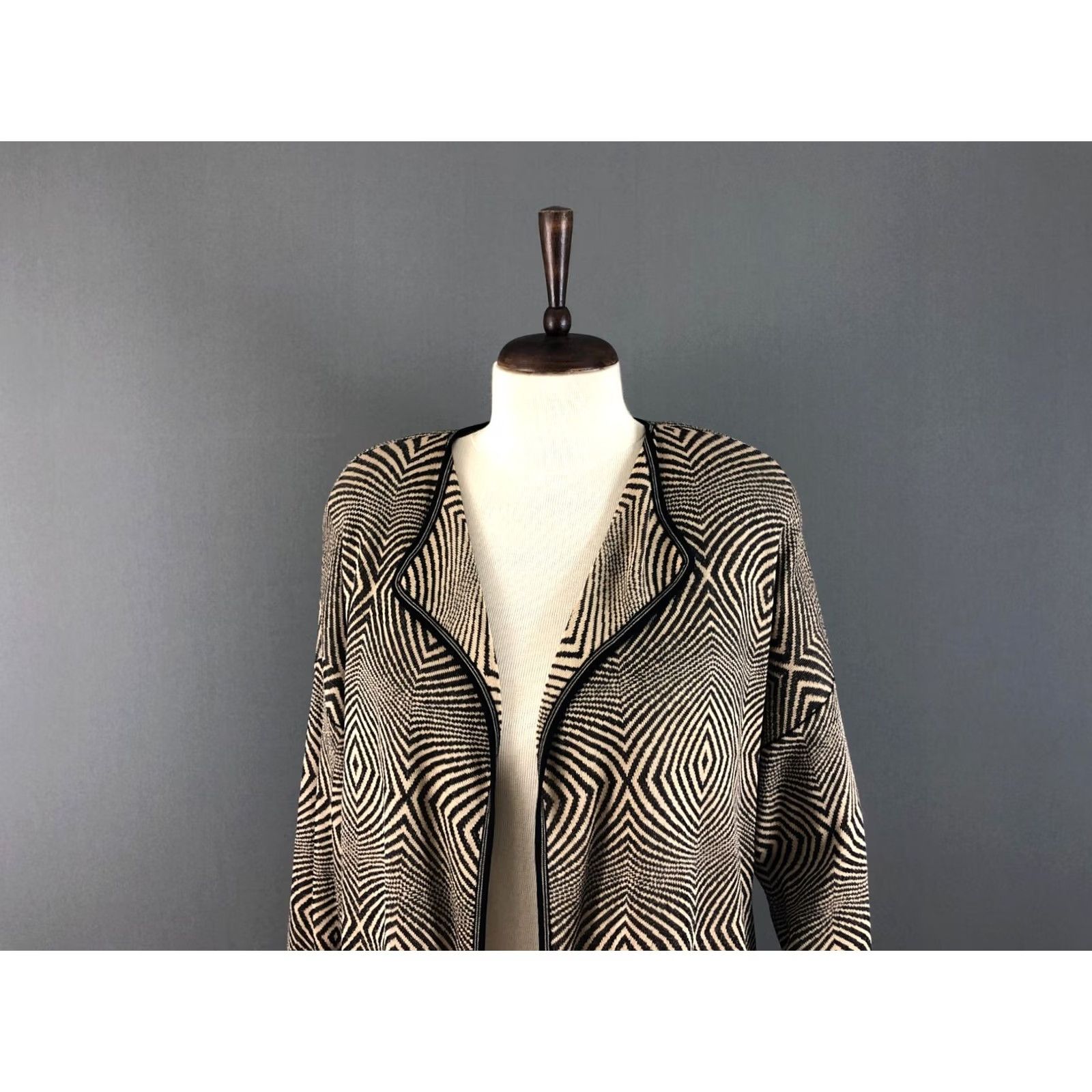 Escada ESCADA Cardigan Women Beige Size 42 Rayon Patterned Geometric Size M / US 6-8 / IT 42-44 - 4 Thumbnail