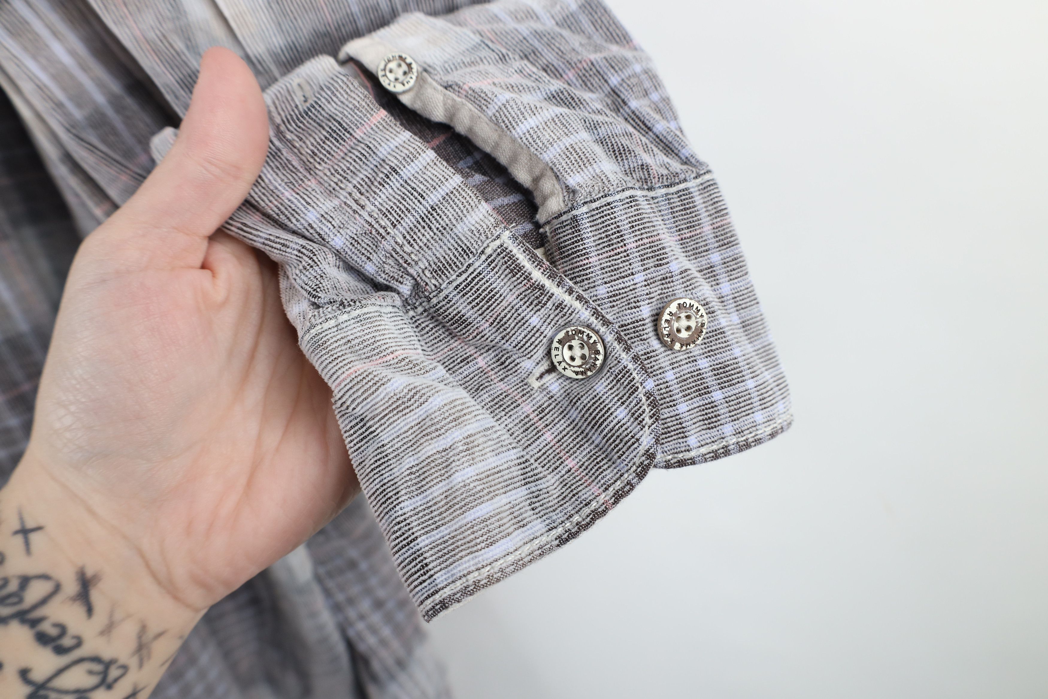 Tommy Bahama × Vintage Vintage Tommy Bahama Corduroy Collared Button Shirt Plaid Size US XXL / EU 58 / 5 - 7 Thumbnail