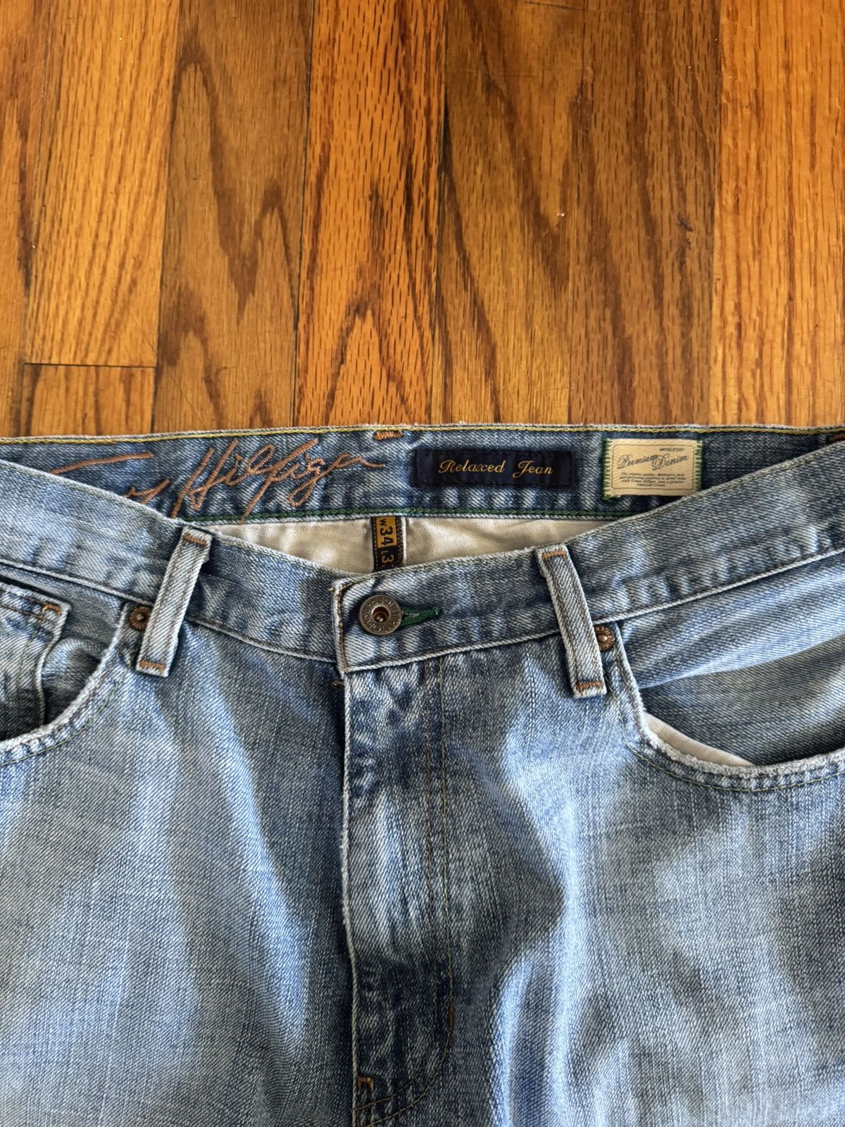 Tommy Hilfiger Vintage Light-Wash Tommy Hilfiger Relaxed Jean Denim Size US 32 / EU 48 - 4 Thumbnail