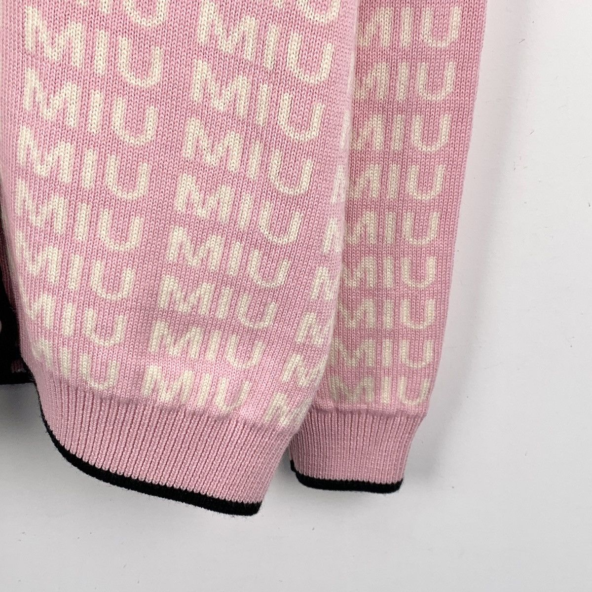 Miu Miu Miu Miu Pink All-over Logo Wool Knit Cardigan K26WX Size S / US 4 / IT 40 - 4 Thumbnail