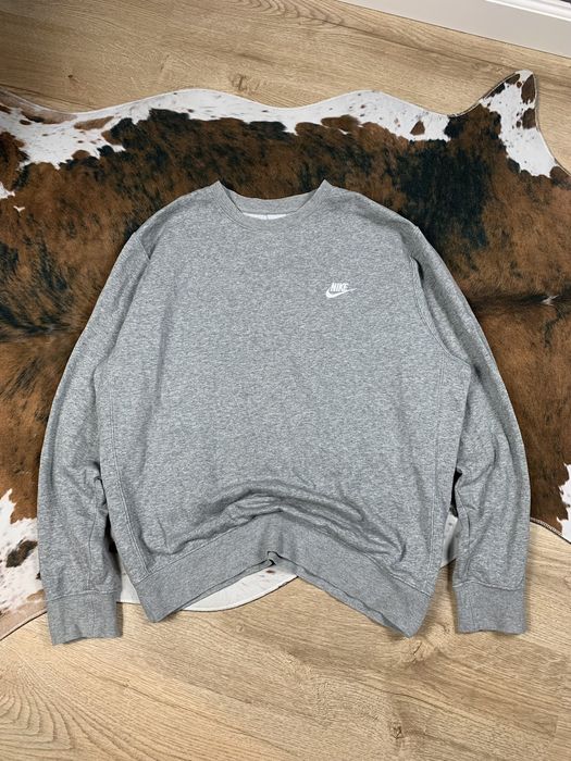 Nike crewneck small online logo