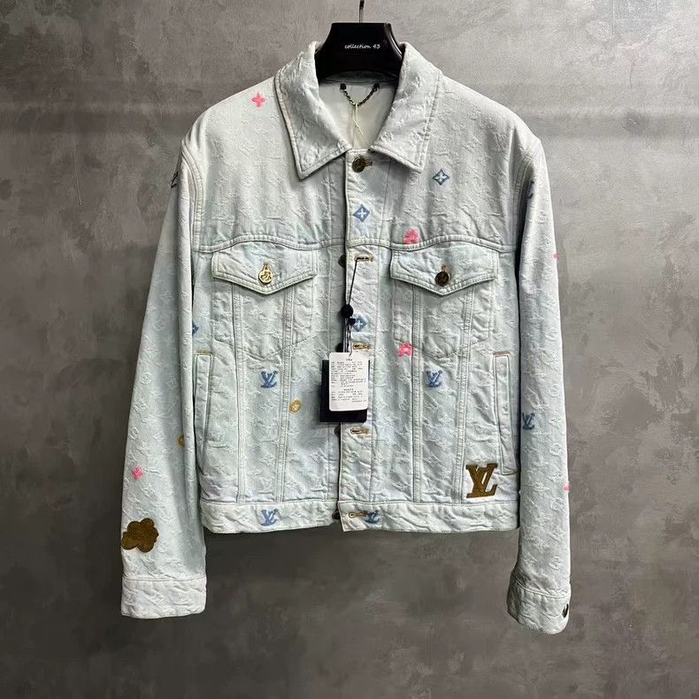Louis Vuitton Louis Vuitton 24 Latest Blue Lapel Button Long Sleeve Jack Size US S / EU 44-46 / 1 - 1 Thumbnail