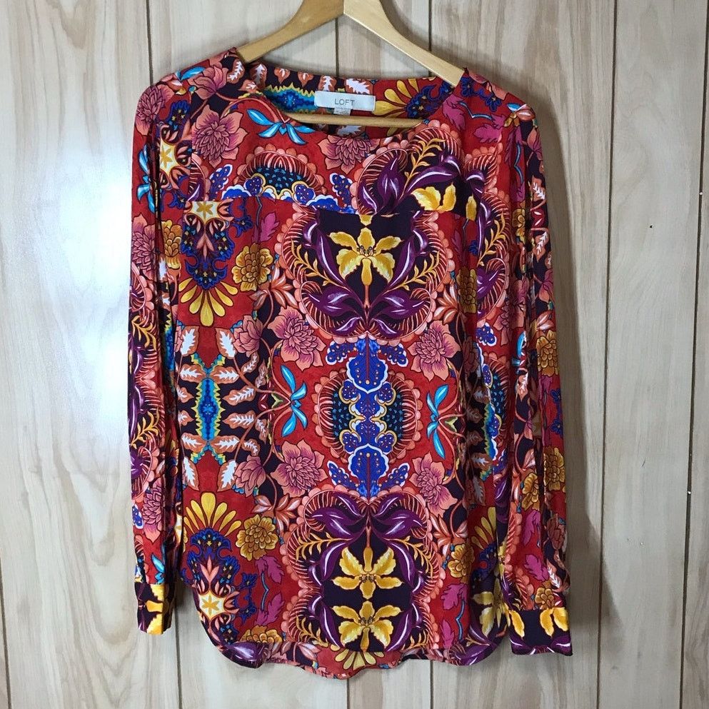 Loft LOFT Red Whimsical Floral Round Neck Long Slit Sleeve Top XS Size XS / US 0-2 / IT 36-38 - 1 Thumbnail
