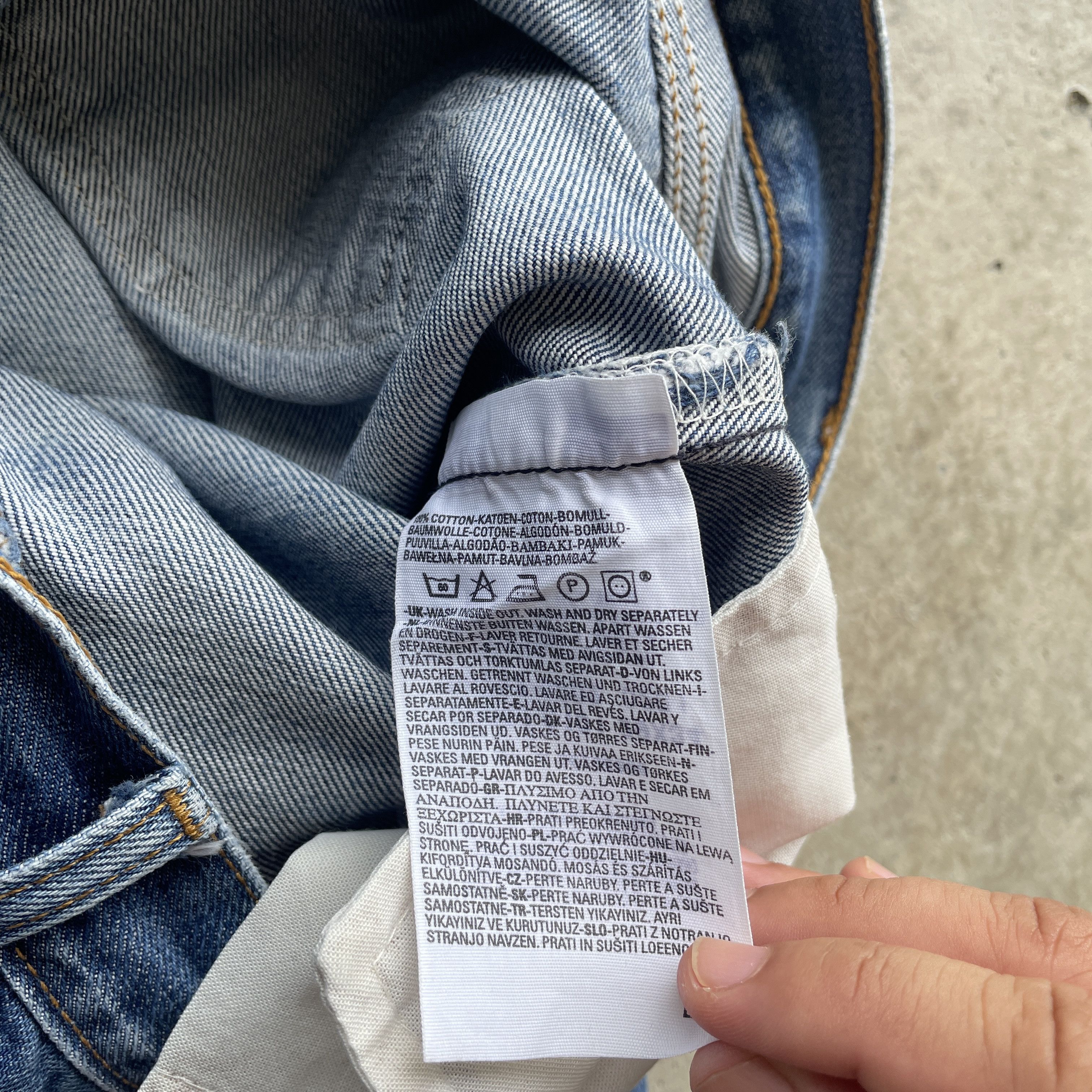 Levi's VINTAGE LEVI’S 501 RELEASE HEM DISTRESSED FADED JEANS PANTS Size US 28 / EU 44 - 9 Thumbnail