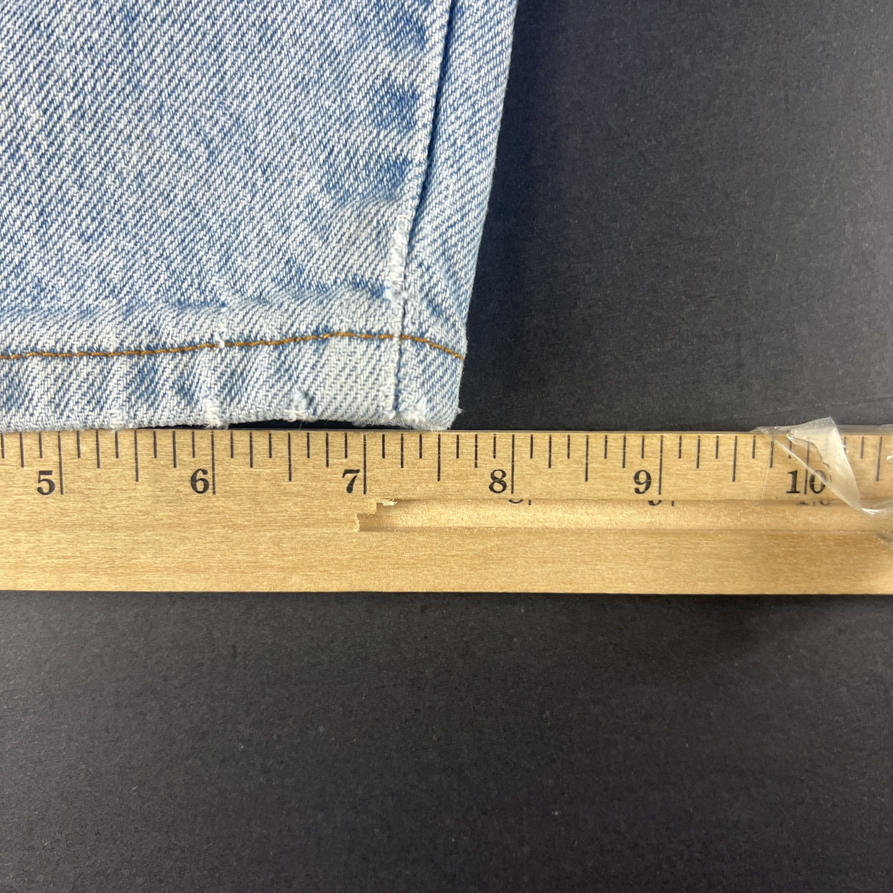Levi's VTG Levi's Jeans 550 Relaxed Blue Thrashed Denim Orange Tab Size US 33 - 15 Thumbnail