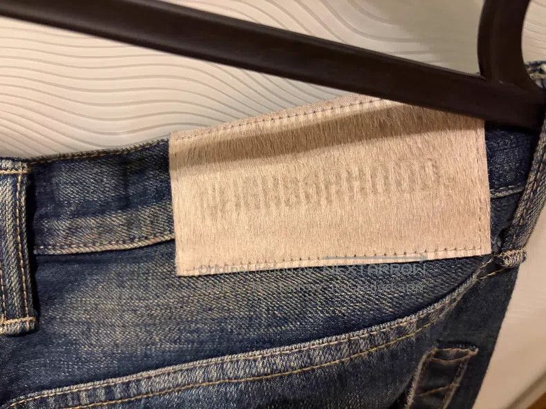 Neighborhood Neighborhood size L Jeans Size US 27 - 3 Thumbnail