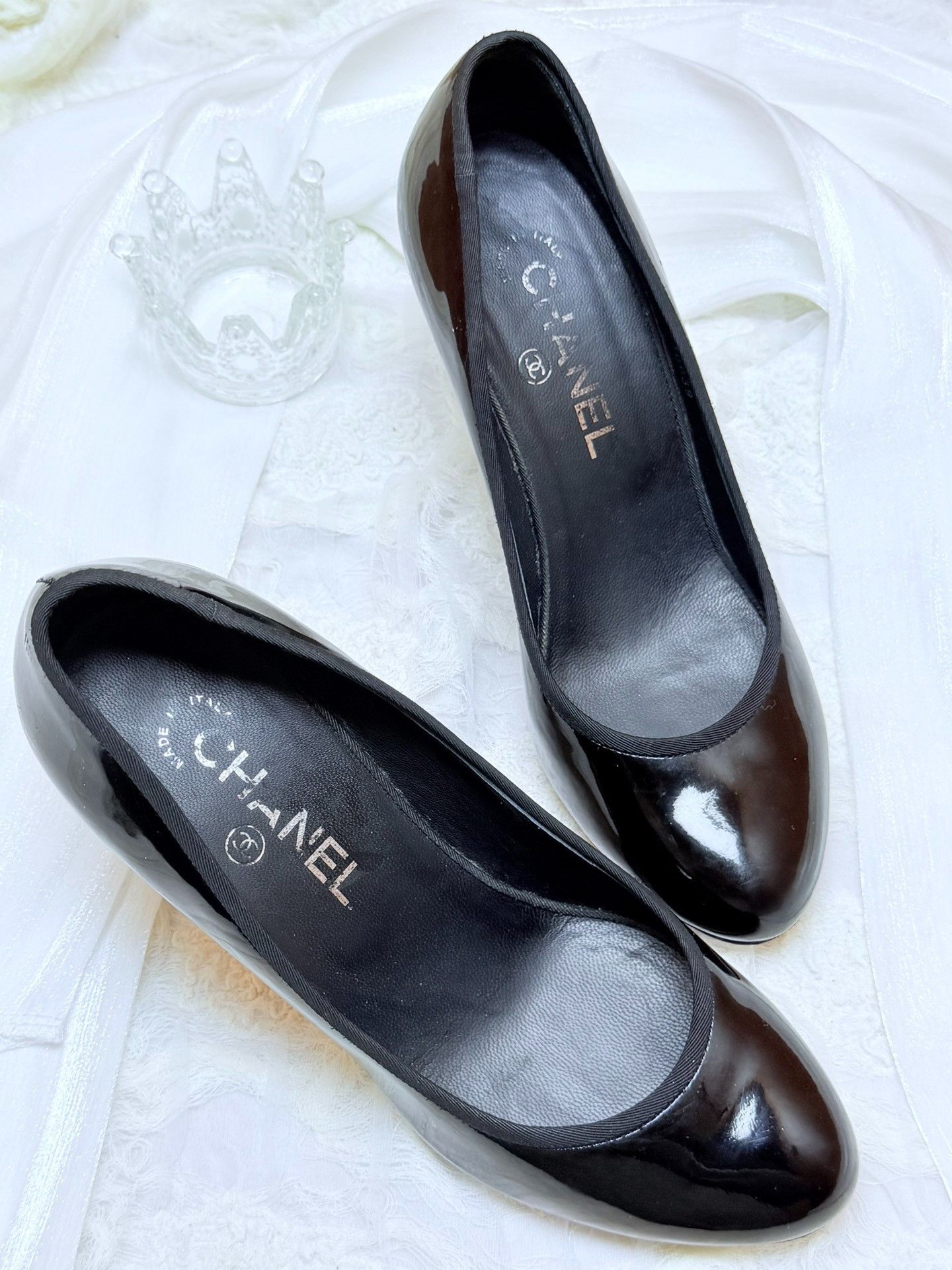 Chanel Chanel Retro Black Lowtop Sneakers us_7-5 Women Size US 7.5 / IT 37.5 - 1 Thumbnail