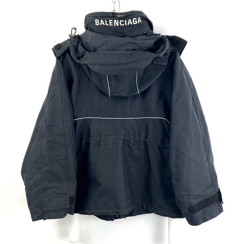 Balenciaga Balenciaga size 36 Embroidered logo on the back of the sui Size US XS / EU 42 / 0 - 2 Thumbnail