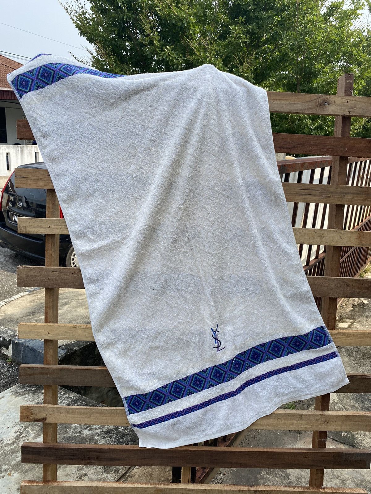 Vintage × Yves Saint Laurent YVES SAINT LAURENT TOWEL VERY RARE Size ONE SIZE - 1 Thumbnail