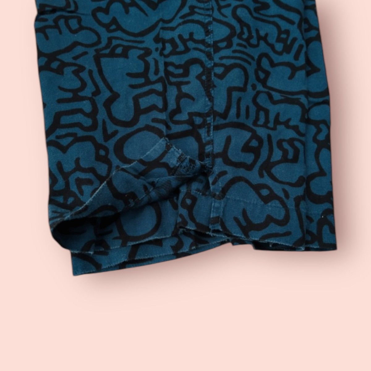 Japanese Brand × Keith Haring × Uniqlo VINTAGE KEITH HARING X UNIQLO FULLPRINT SLEEPWEAR CROP PANTS Size US 30 / EU 46 - 8 Thumbnail