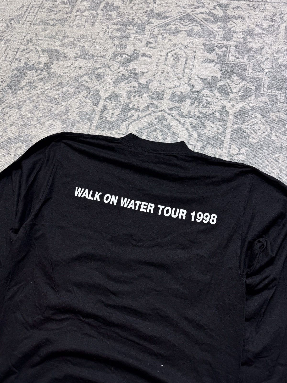 Band Tees 💥Vintage UFO Walk On Water Tour 1998 Rock Merch Longsleeve Size US L / EU 52-54 / 3 - 8 Thumbnail