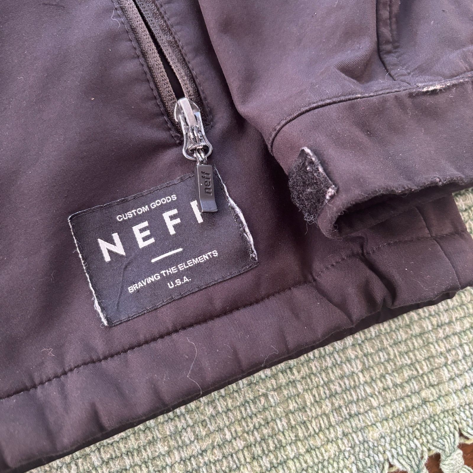 NEFF 2010s era Neff Black Snowboarding Jacket Sz L Good Condition Size US L / EU 52-54 / 3 - 2 Thumbnail