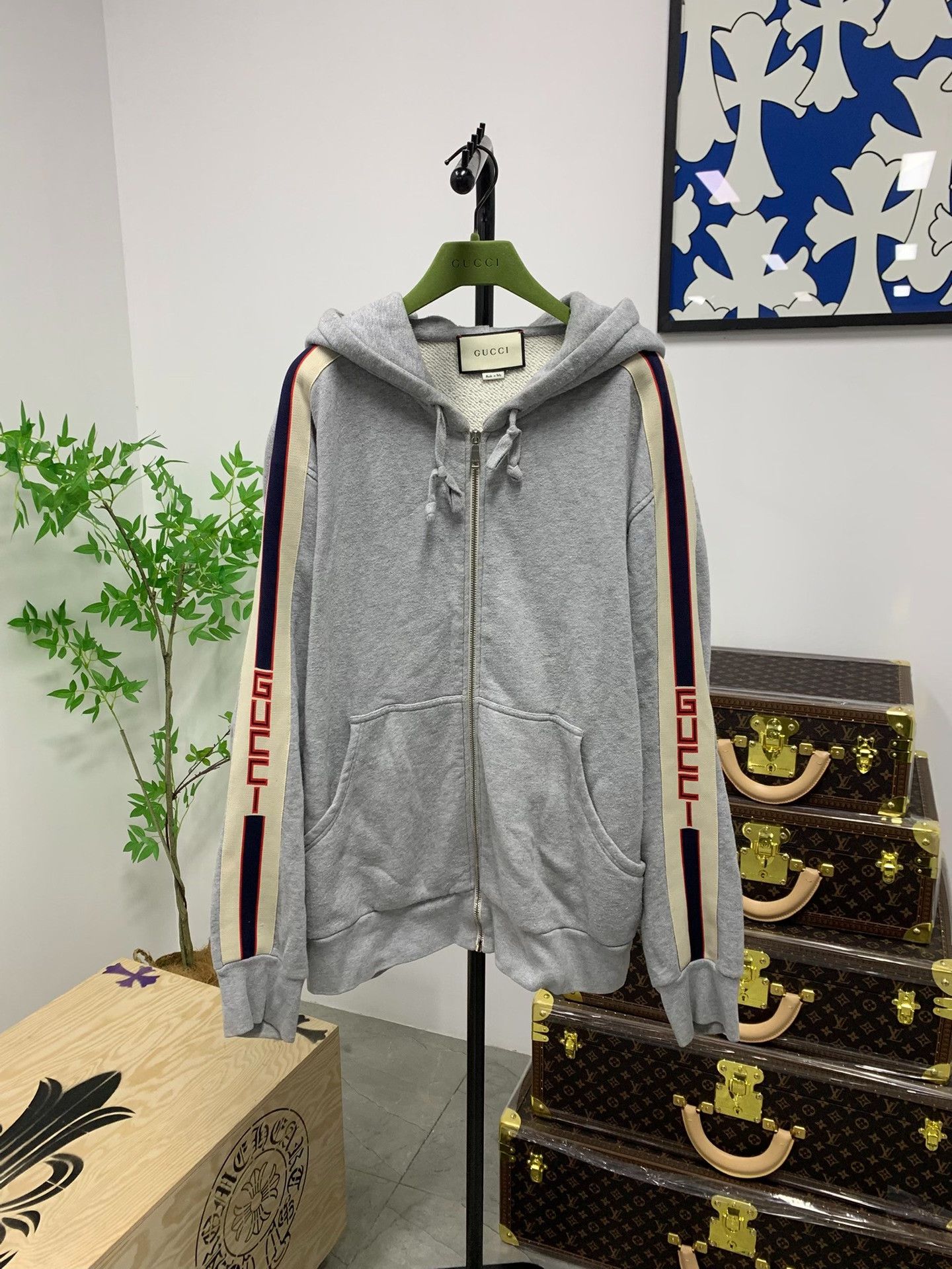 Gucci Gucci Logo Tape Zip Hoodie Size L Size US L / EU 52-54 / 3 - 1 Thumbnail