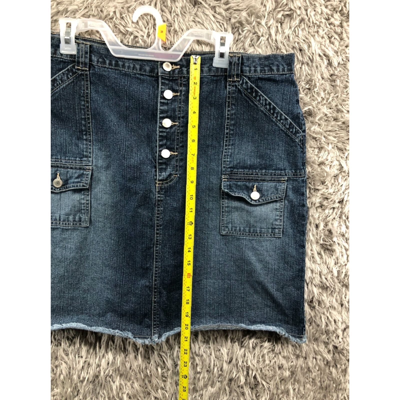 Gloria Vanderbilt VINTAGE Gloria Vanderbilt Women Plus Size 18 Denim Pencil Skirt Blue Knee Length Stretch Elastic Waist Pockets 3 Logo button Size 40" / US 18 - 3 Thumbnail