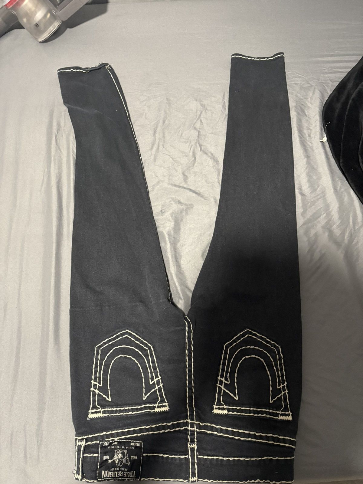 True Religion True religon white stiched pants Size US 33 - 2 Thumbnail