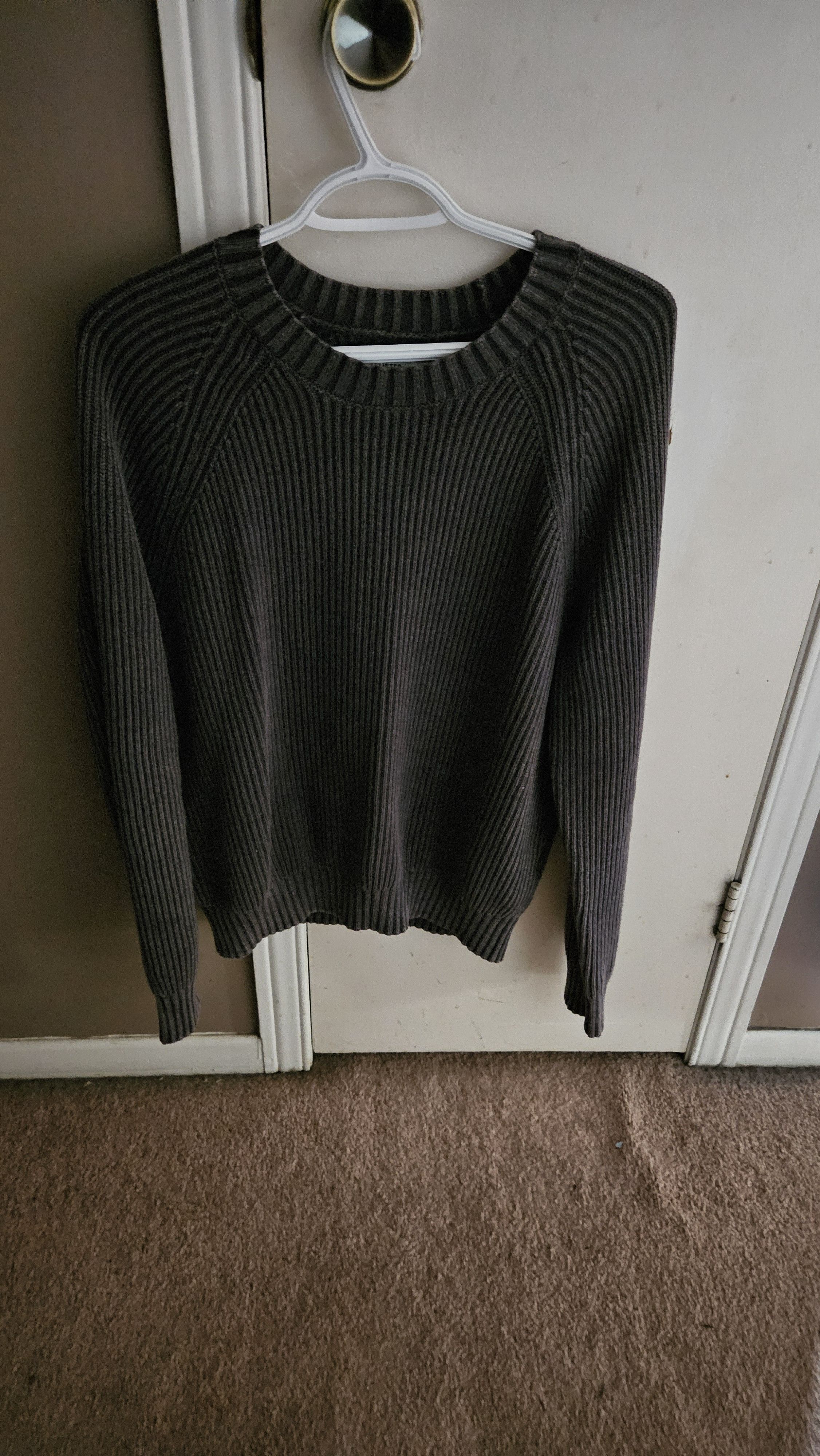 Hollister Faded black knit sweater Size US M / EU 48-50 / 2 - 1 Thumbnail