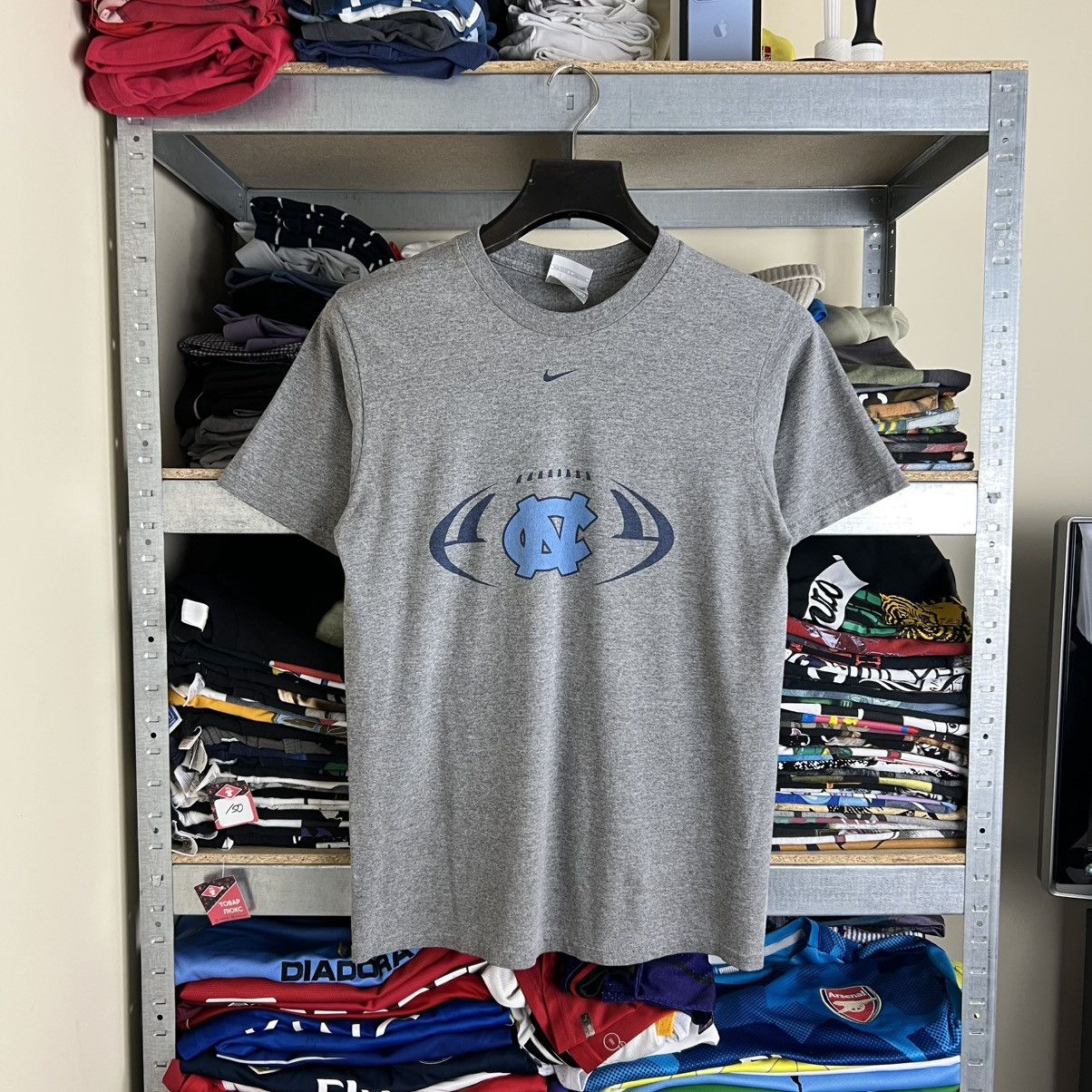 Nike Rare! Nike North Carolina Tap Heels Tee Vintage 00s Size US S / EU 44-46 / 1 - 1 Thumbnail
