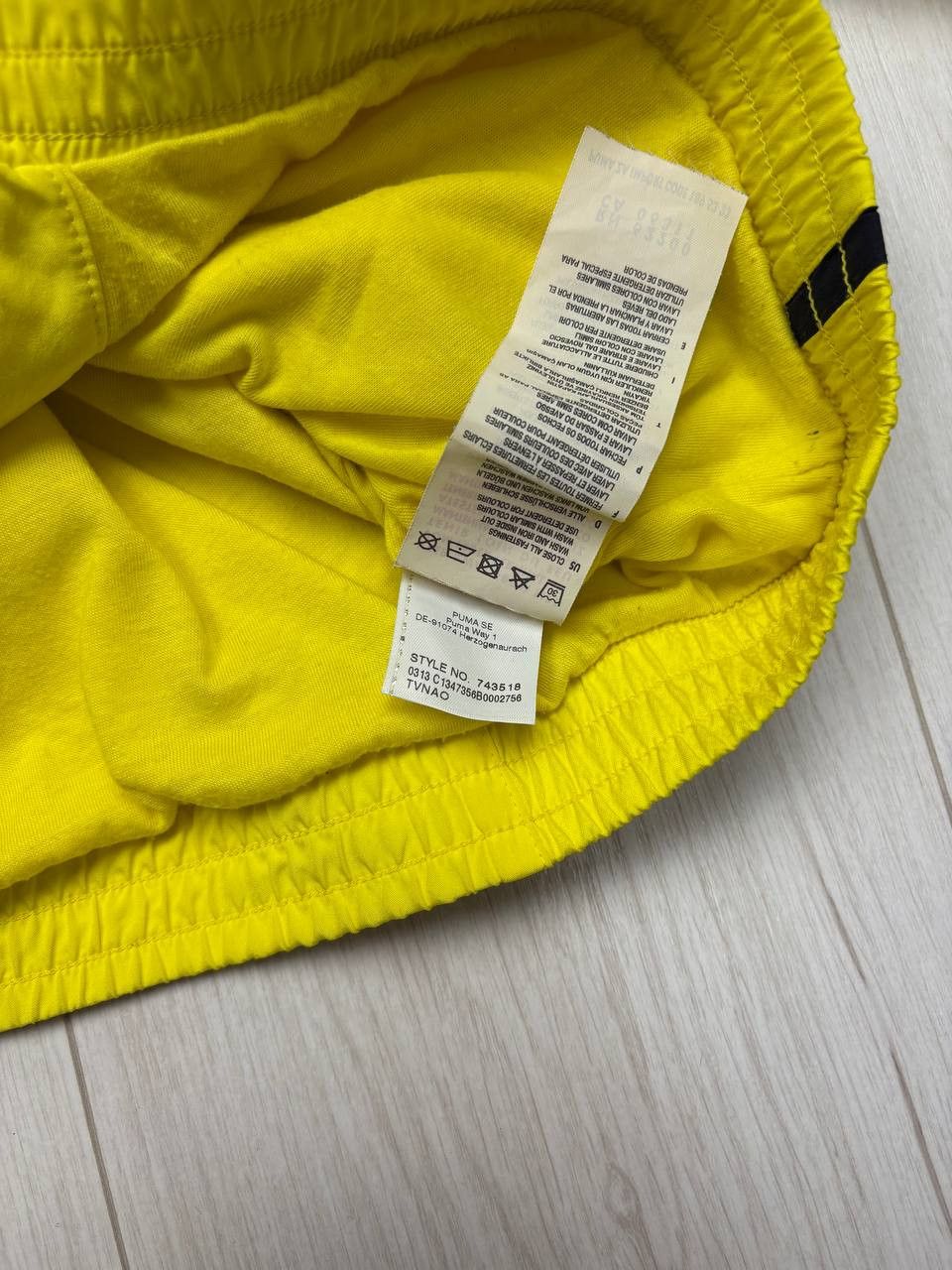 Puma Puma BORUSSIA Dortmund Soccer Windbreaker Vintage Jacket Size US XL / EU 56 / 4 - 8 Thumbnail