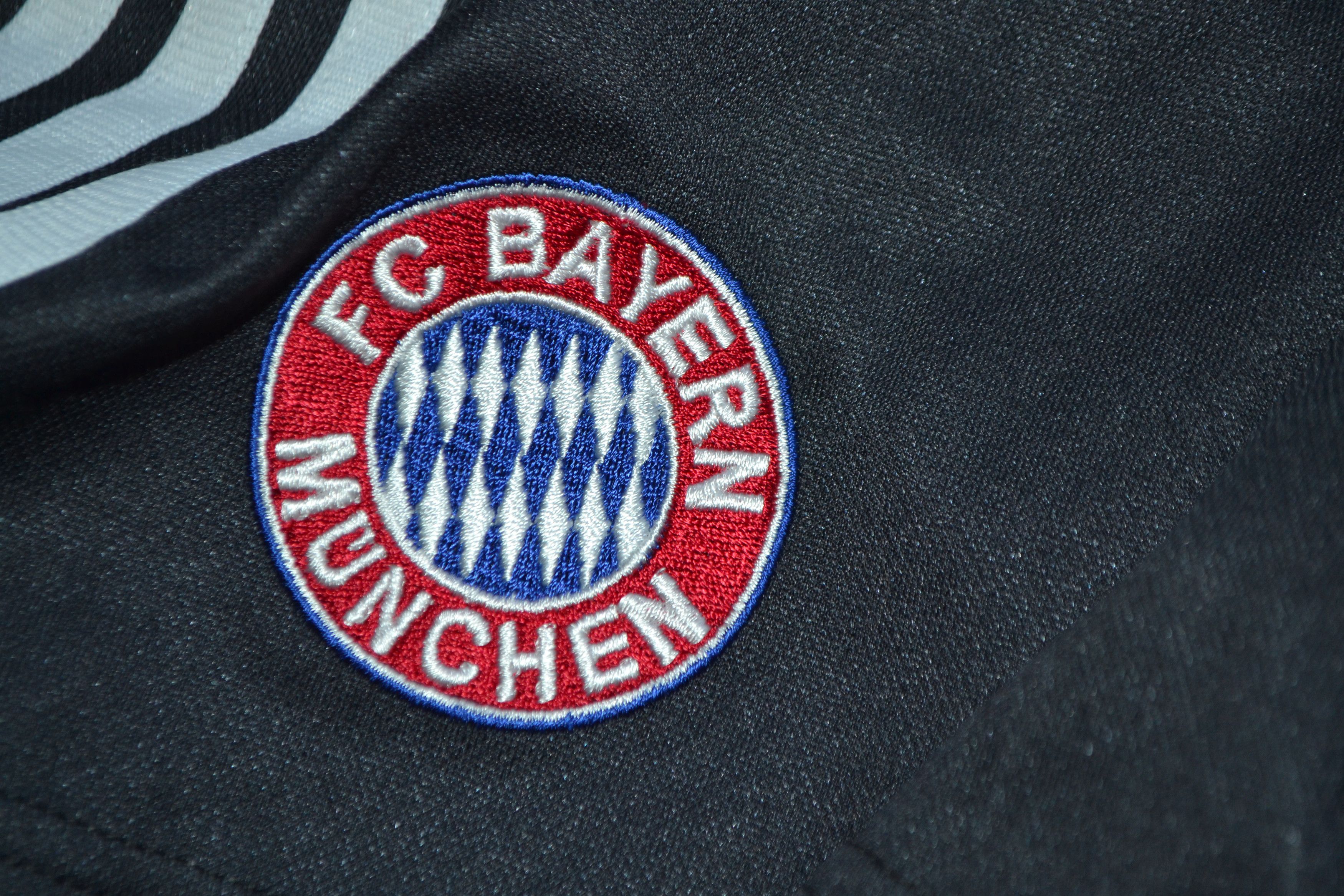 Adidas Vintage Bayern Munich 2002 2003 Football Shorts Soccer Size US 34 / EU 50 - 5 Thumbnail
