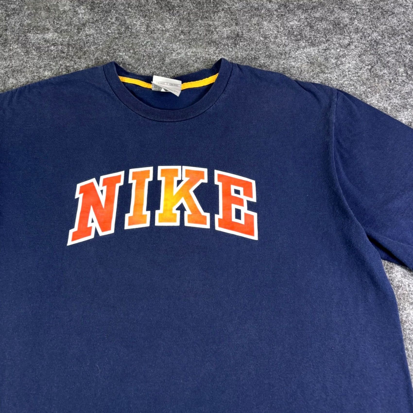 Nike Nike Mens T-Shirt XL Blue Arched Logo Gradient Spellout Graphic Size US XL / EU 56 / 4 - 6 Thumbnail