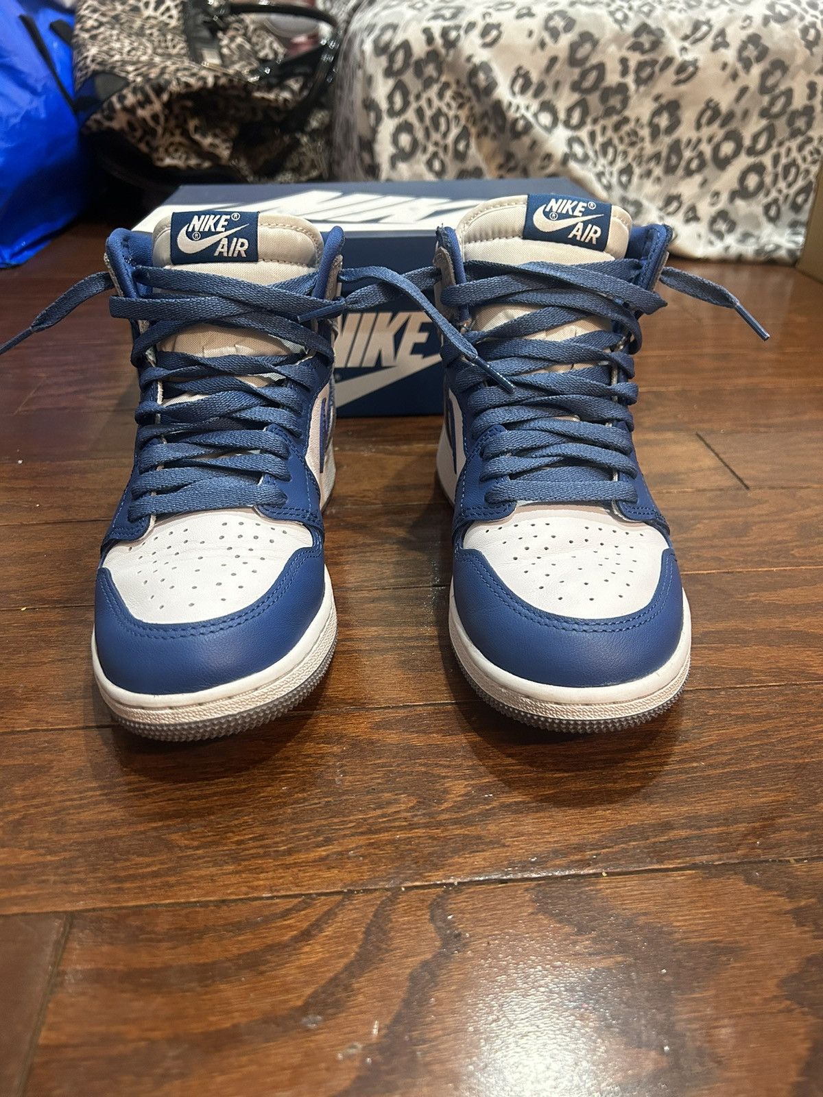Jordan Brand Air Jordan 1 Mid True Blue / Cement Grey — 4.5Y (W 6) Size US 6 / EU 39 - 4 Thumbnail
