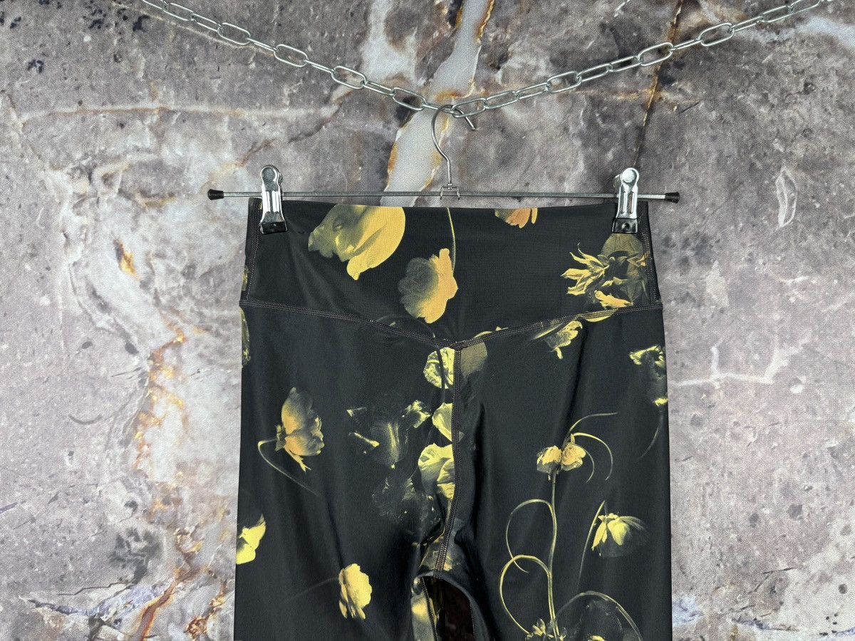 Nike Nike Women’s Floral Dri-Fit Leggings Black Yellow Size M Size 30" / US 8 / IT 44 - 7 Thumbnail