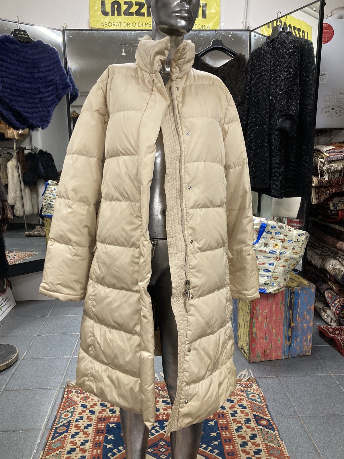 Burberry Beige long down jacket, ideal for winter - Size M Size US M / EU 48-50 / 2 - 1 Thumbnail