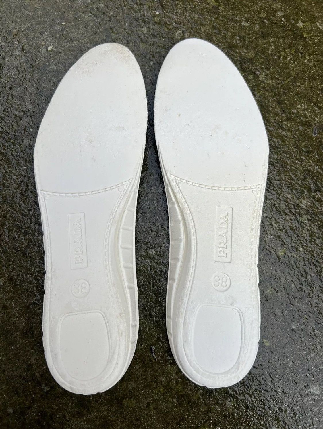 Prada ☄️Prada☄️White/Red Soft leather Sneakers (3T5743) Size US 8 / IT 38 - 17 Thumbnail