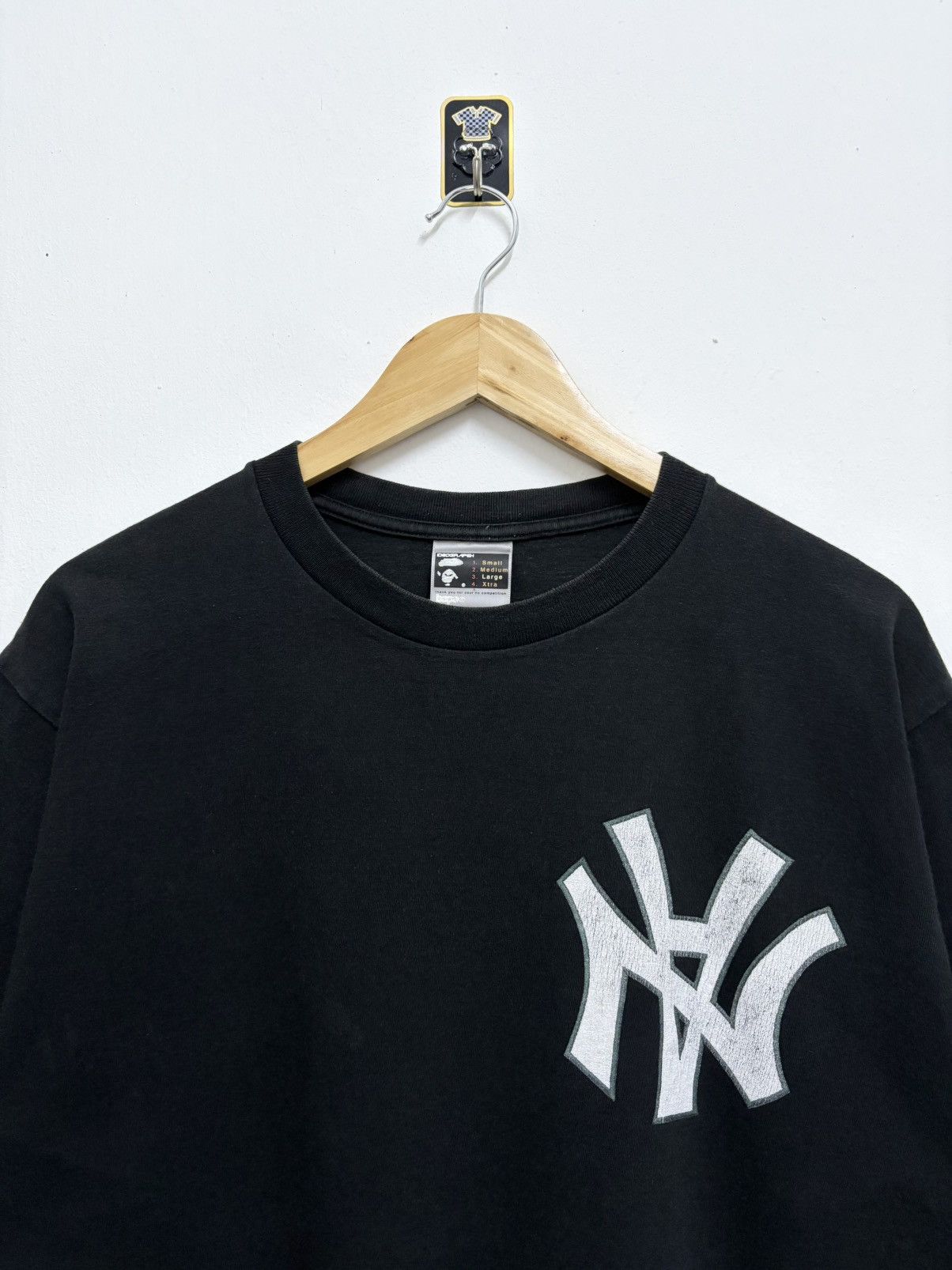 Bape × Neighborhood Archive ! 2000’s Bape Neighborhood Ripoff NY Yankees T-Shirt Size US M / EU 48-50 / 2 - 3 Thumbnail