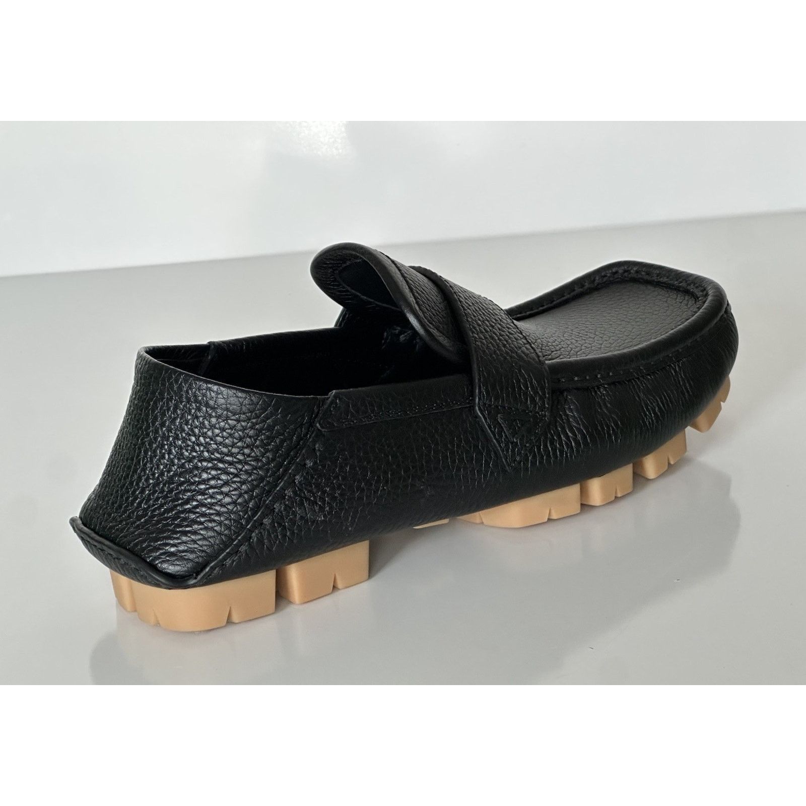 Bottega Veneta Bottega Veneta Men’s Leather Shore Shoes Black 9 US 786809 Size US 9 / EU 42 - 7 Thumbnail