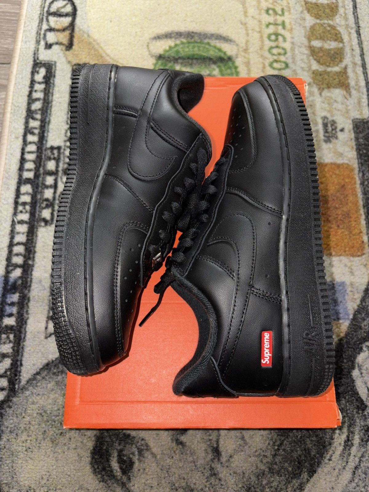 Nike × Supreme Supreme Nike Air Force 1 Low Black Size US 8 / EU 41 - 2 Thumbnail