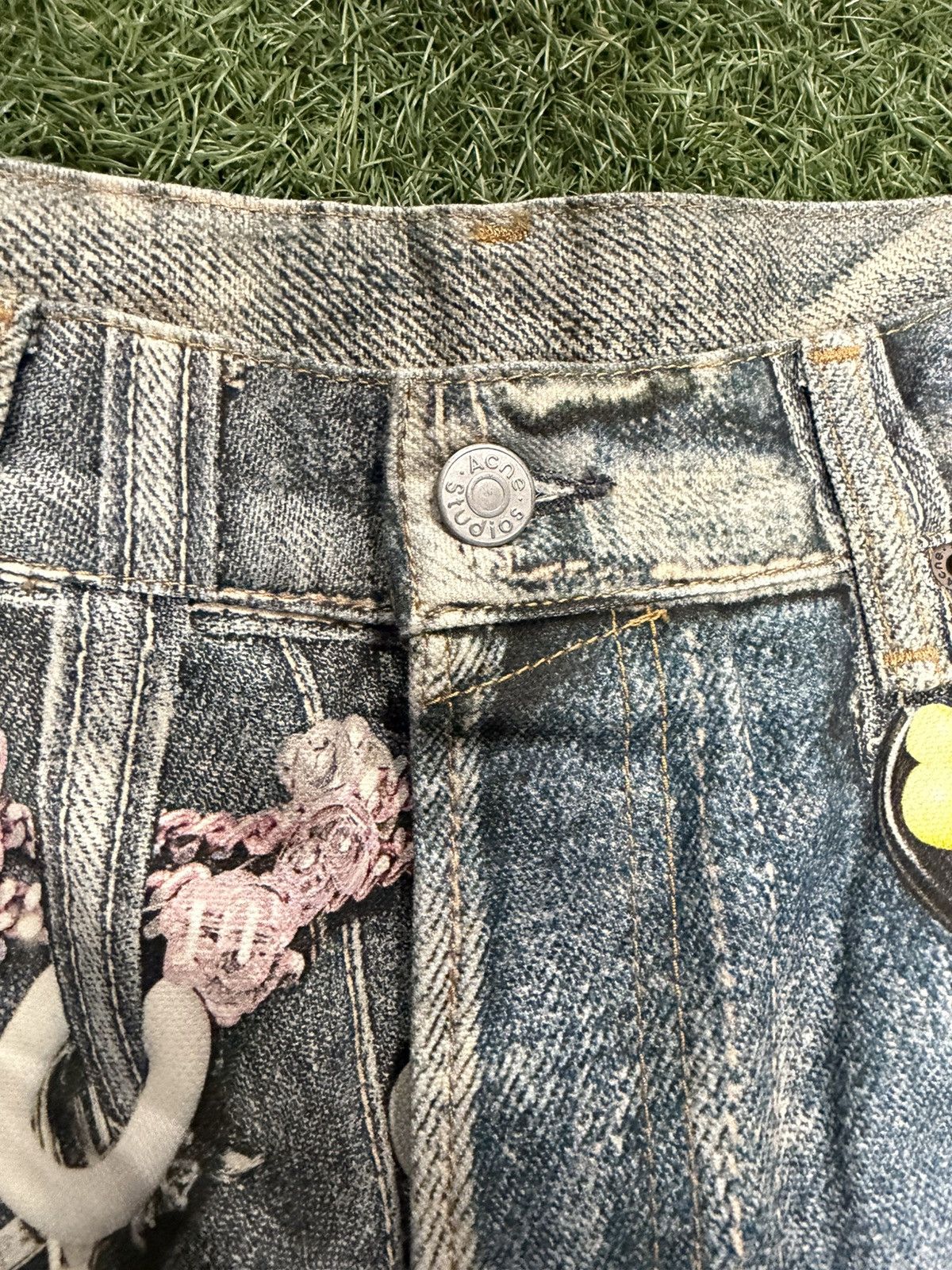 Acne Studios Acne Studios Kawaii Keychains Denim Shorts Size US 34 / EU 50 - 3 Thumbnail