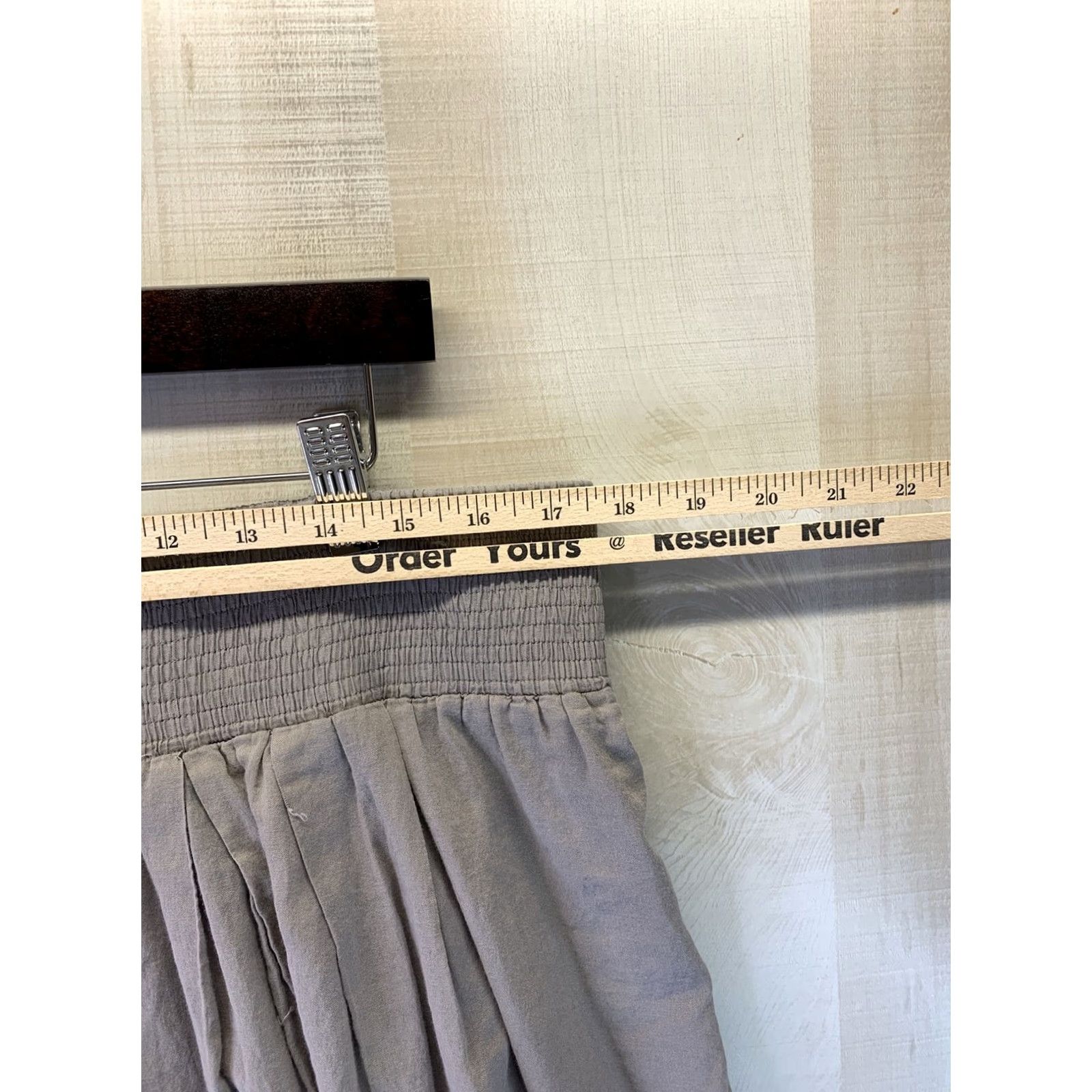 Banana Republic Banana Republic Women's XL Tan Pleated Front Lightweight Skirt Size 40" / US 18 - 2 Thumbnail