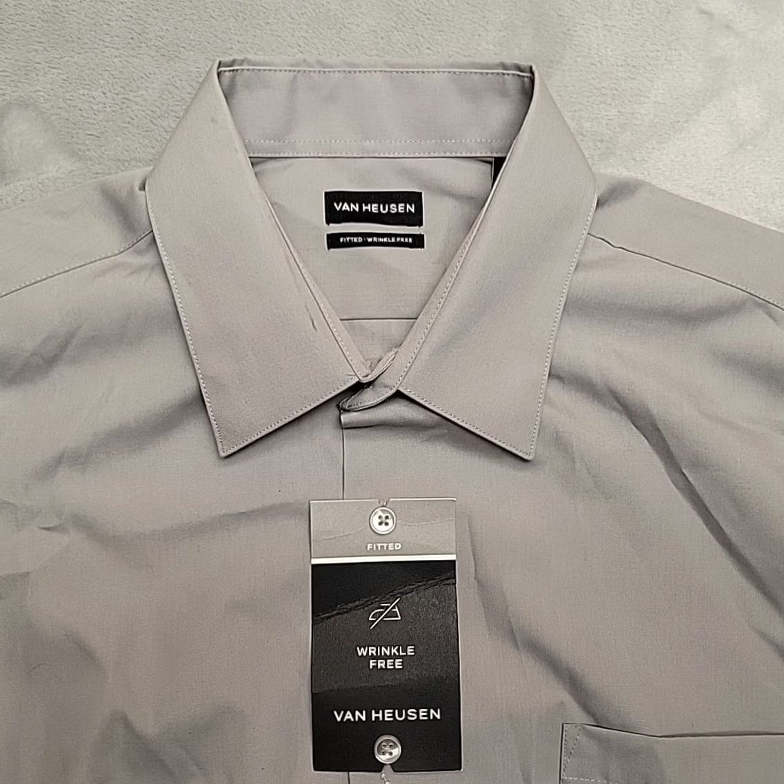 Van Heusen Van Heusen Shirt Mens LT Gray Fitted Tapered Waist Wrinkle Resistant Casual Button-Up Short Sleeve Collared 16 Size US L / EU 52-54 / 3 - 4 Thumbnail