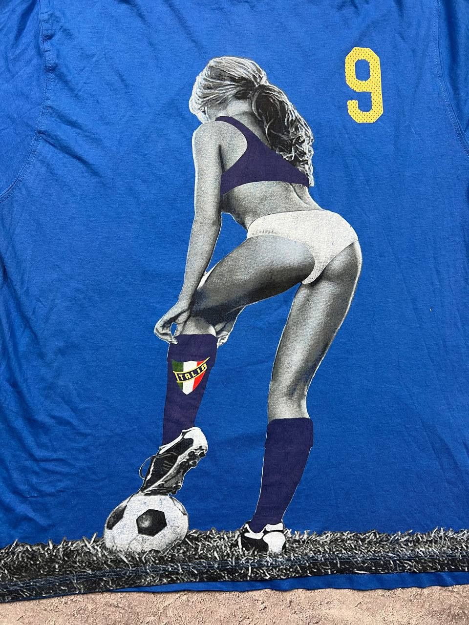Vintage Vintage Tee Italia 9 Footboll Girl 90S Size US XL / EU 56 / 4 - 4 Thumbnail
