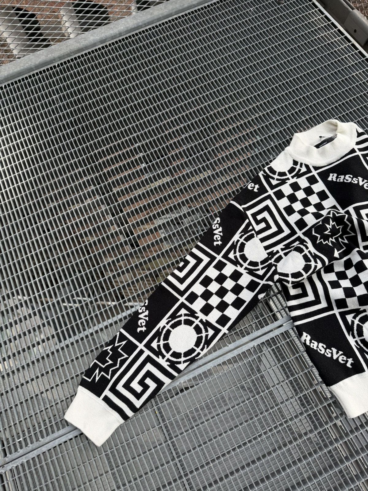 Gosha Rubchinskiy Gosha Rubchinskiy Rassvet Overprinted Wool Sweater Size US M / EU 48-50 / 2 - 9 Thumbnail