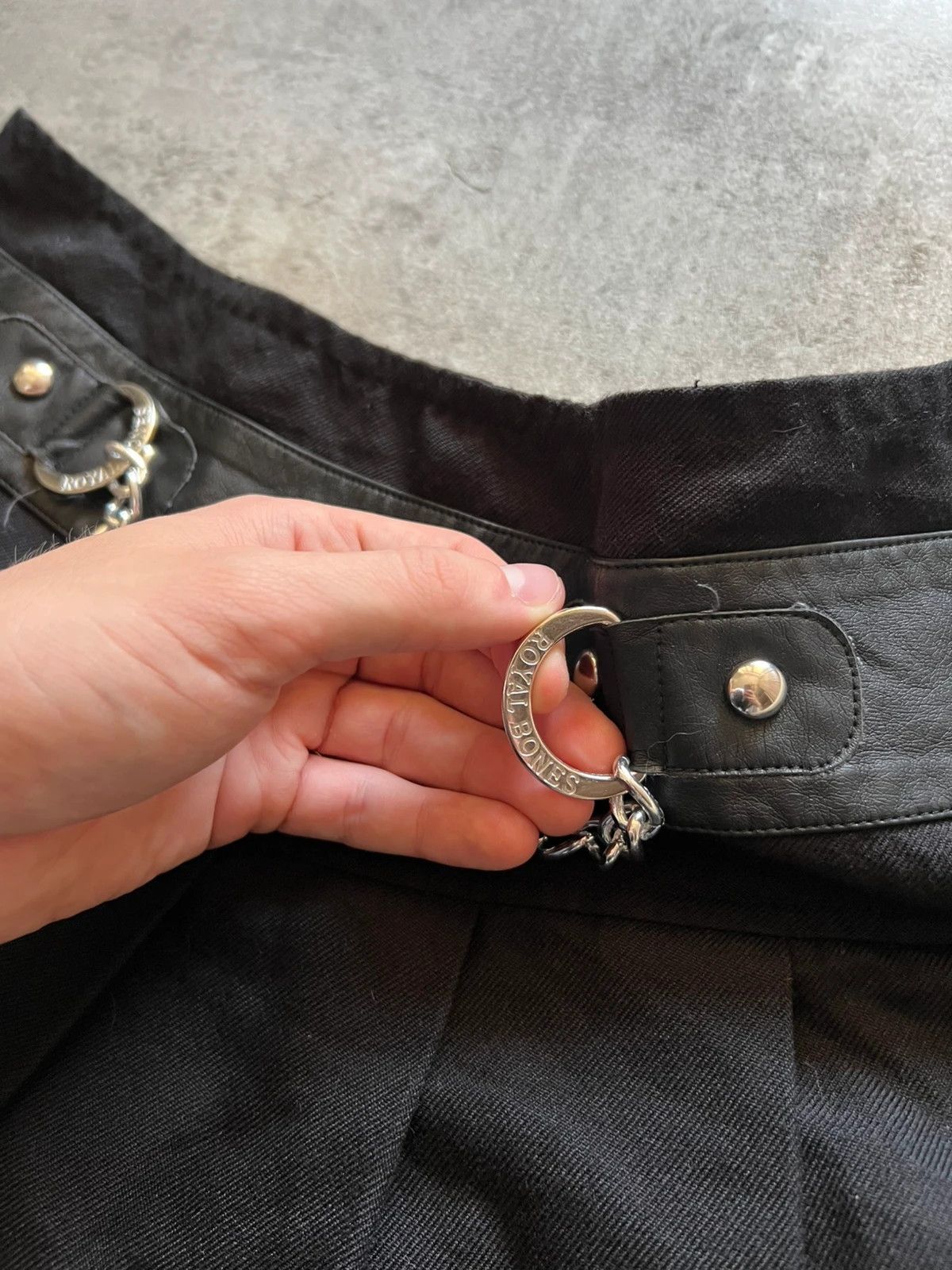 Vintage Royal Bones By Tripp Chain Pleated avant garde goth Skirt Size 34" / US 12 / IT 48 - 3 Thumbnail