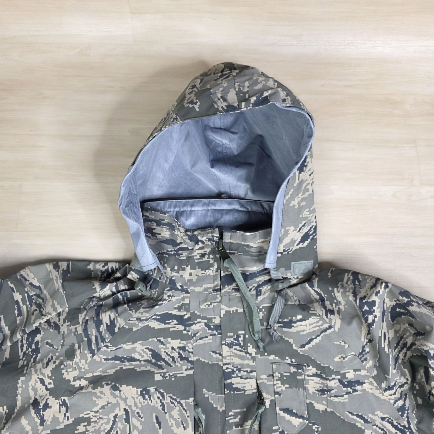 Vintage U.S. Military Parka AIR FORCE TIGER STRIPE Waterproof Size Large Regular All-Purpose Environmental Tiger Stripe Gray Size US L / EU 52-54 / 3 - 4 Thumbnail