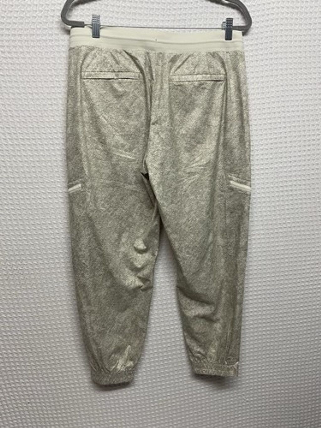 Athleta NWOT Athleta Cream Venture Printed Jogger Pants Women 10P Size 32" / US 10 / IT 46 - 7 Thumbnail