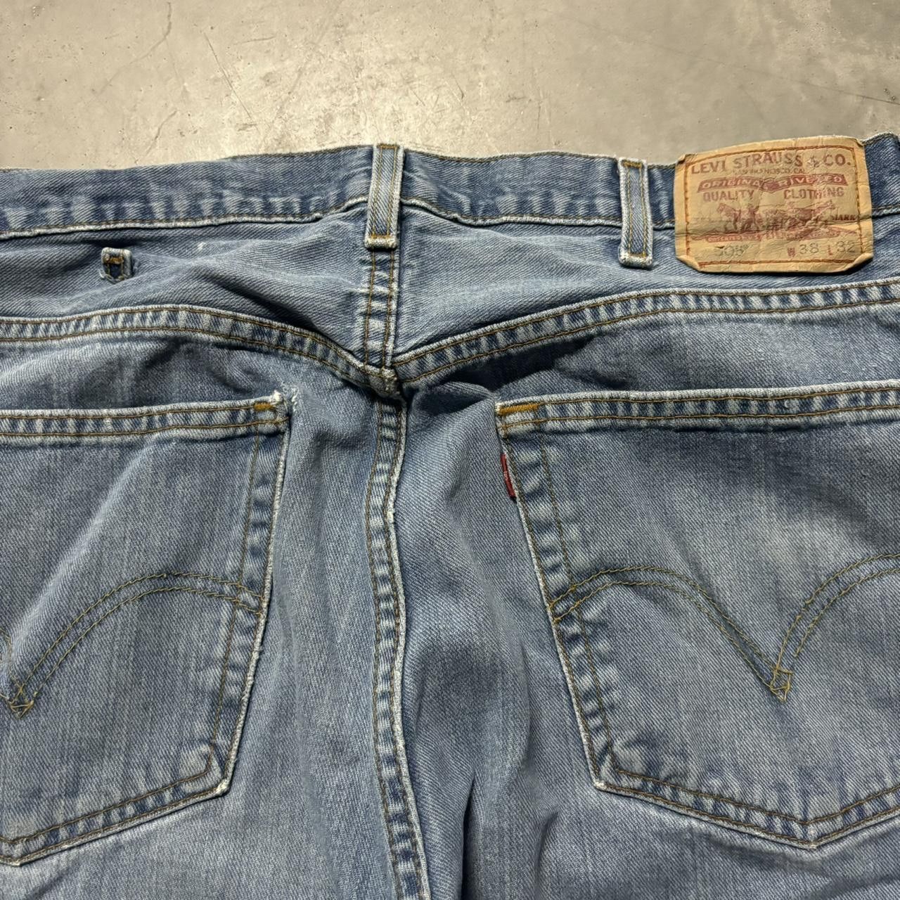 Levi's × Vintage Crazy Vintage Y2K/2000s Grunge Levi’s Medium Wash Denim Jeans! Size US 36 / EU 52 - 7 Thumbnail