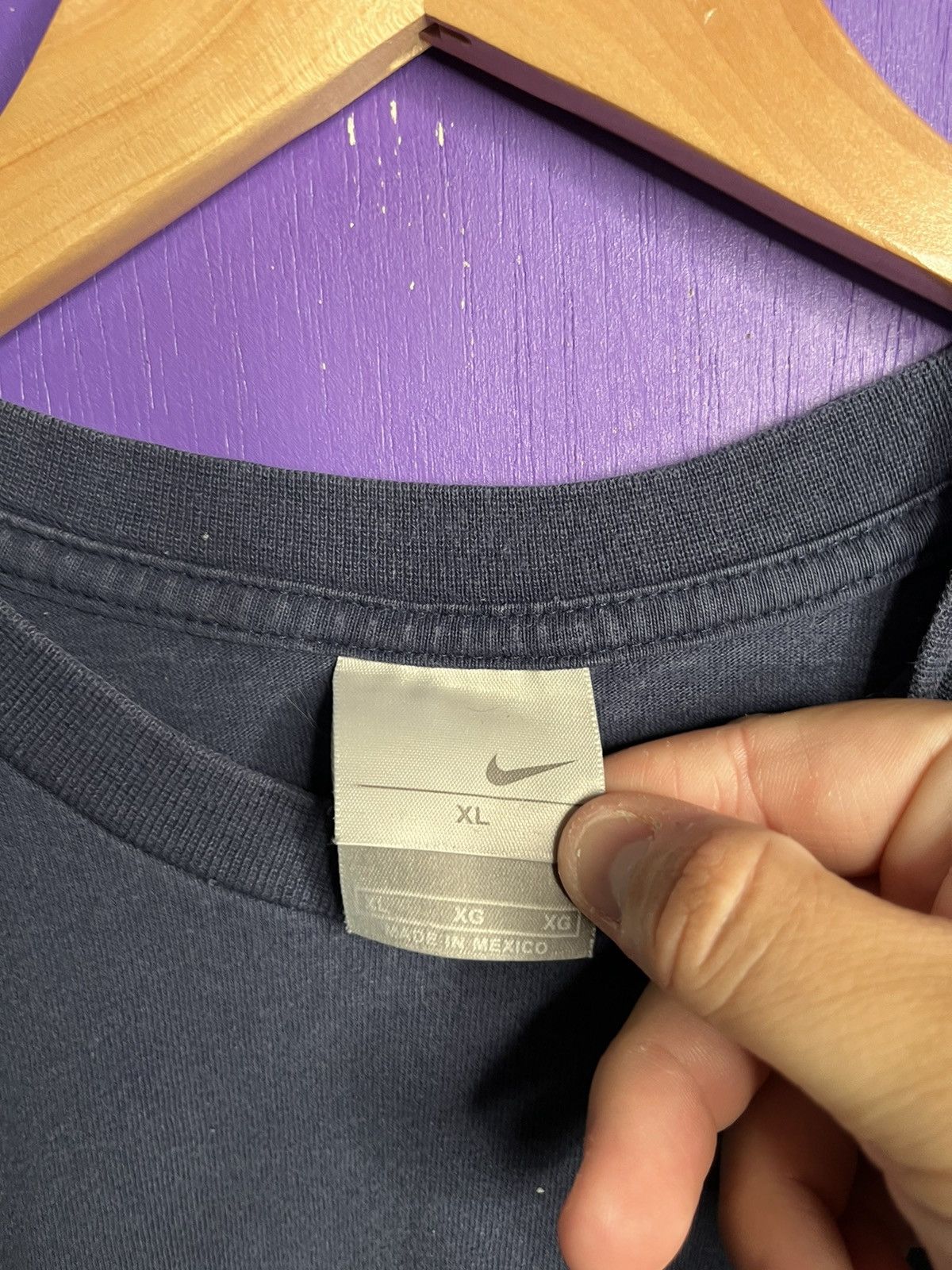 Nike × Vintage Vintage 00s Nike chest stripe logo t-shirt Size US XL / EU 56 / 4 - 4 Thumbnail